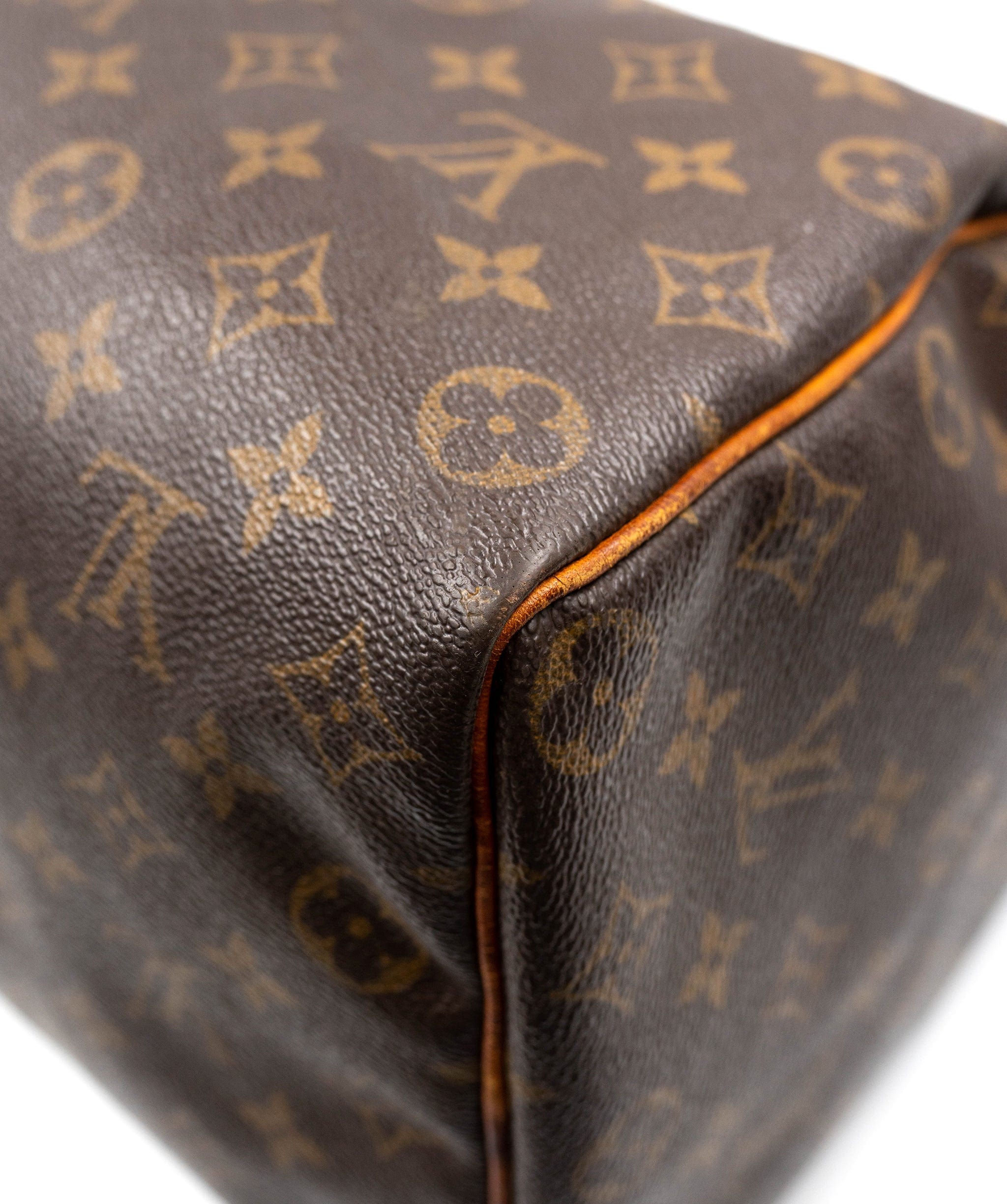 Louis Vuitton Louis Vuitton Monogram Speedy 35 Bag - AGL1477