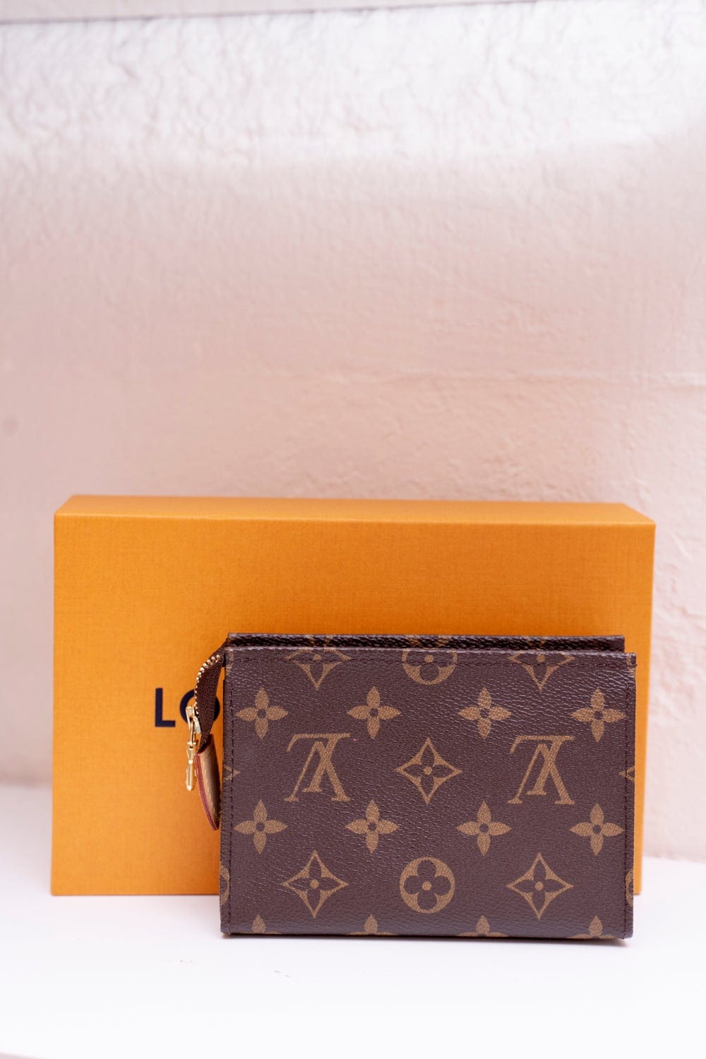 Louis Vuitton Louis Vuitton Monogram Toiletry Pouch 15 - AGL1569