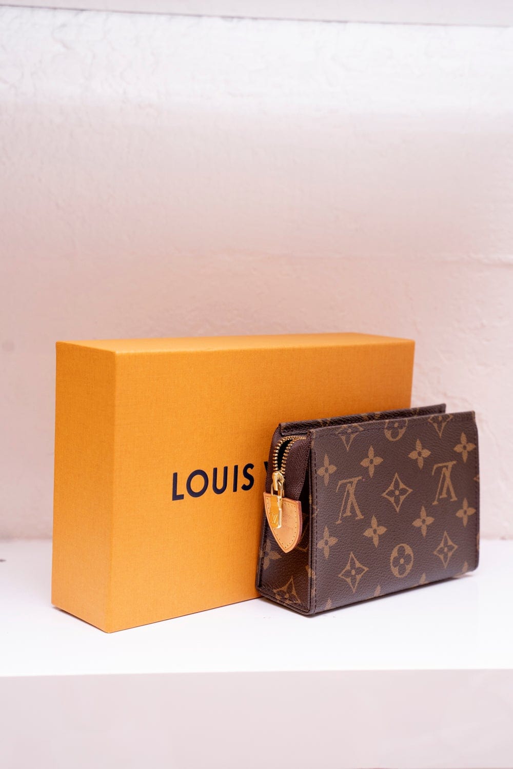 Louis Vuitton Louis Vuitton Monogram Toiletry Pouch 15 - AGL1569