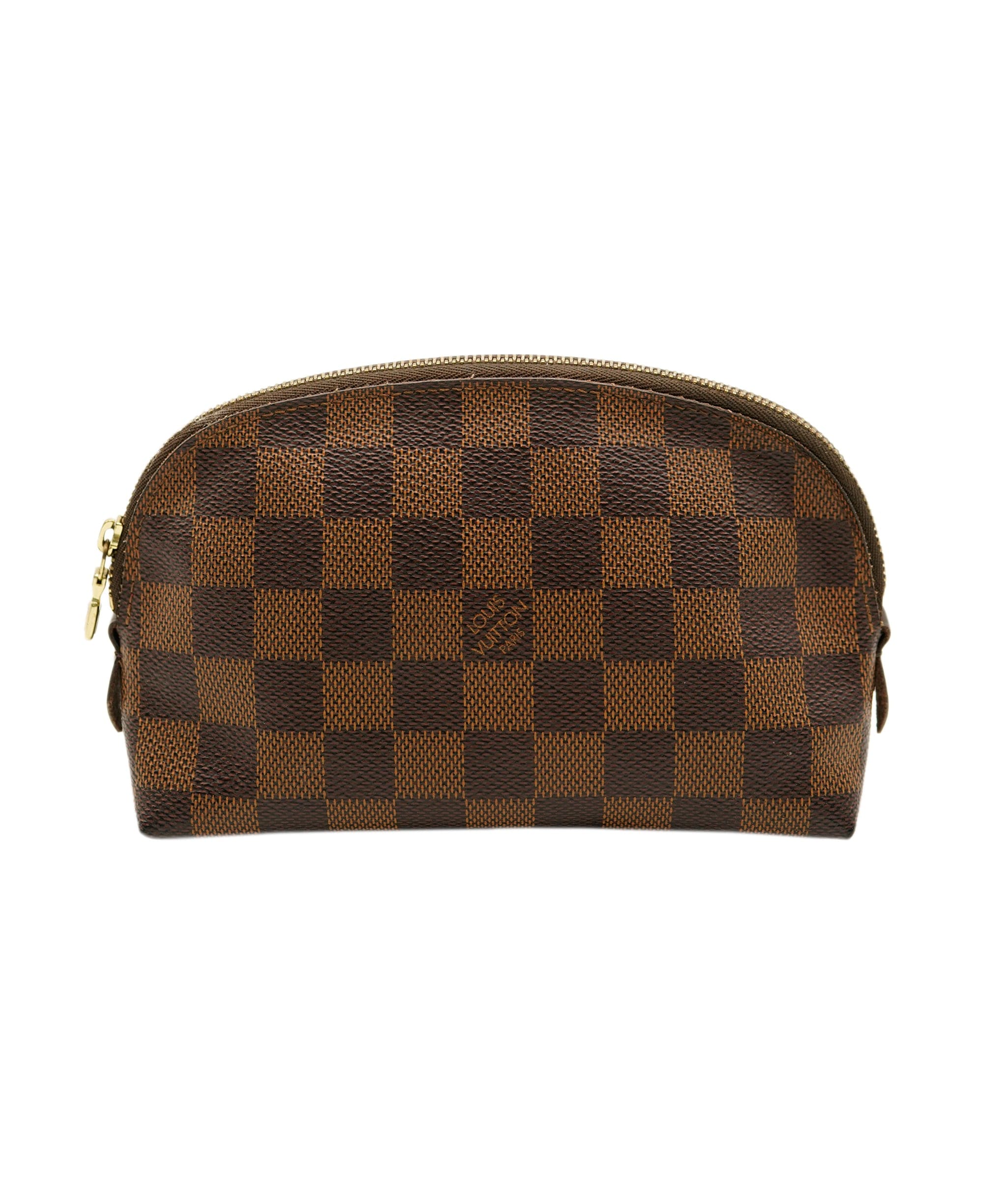 Louis Vuitton Louis Vuitton Monogram Toiletry Pouch 20 PXL2344