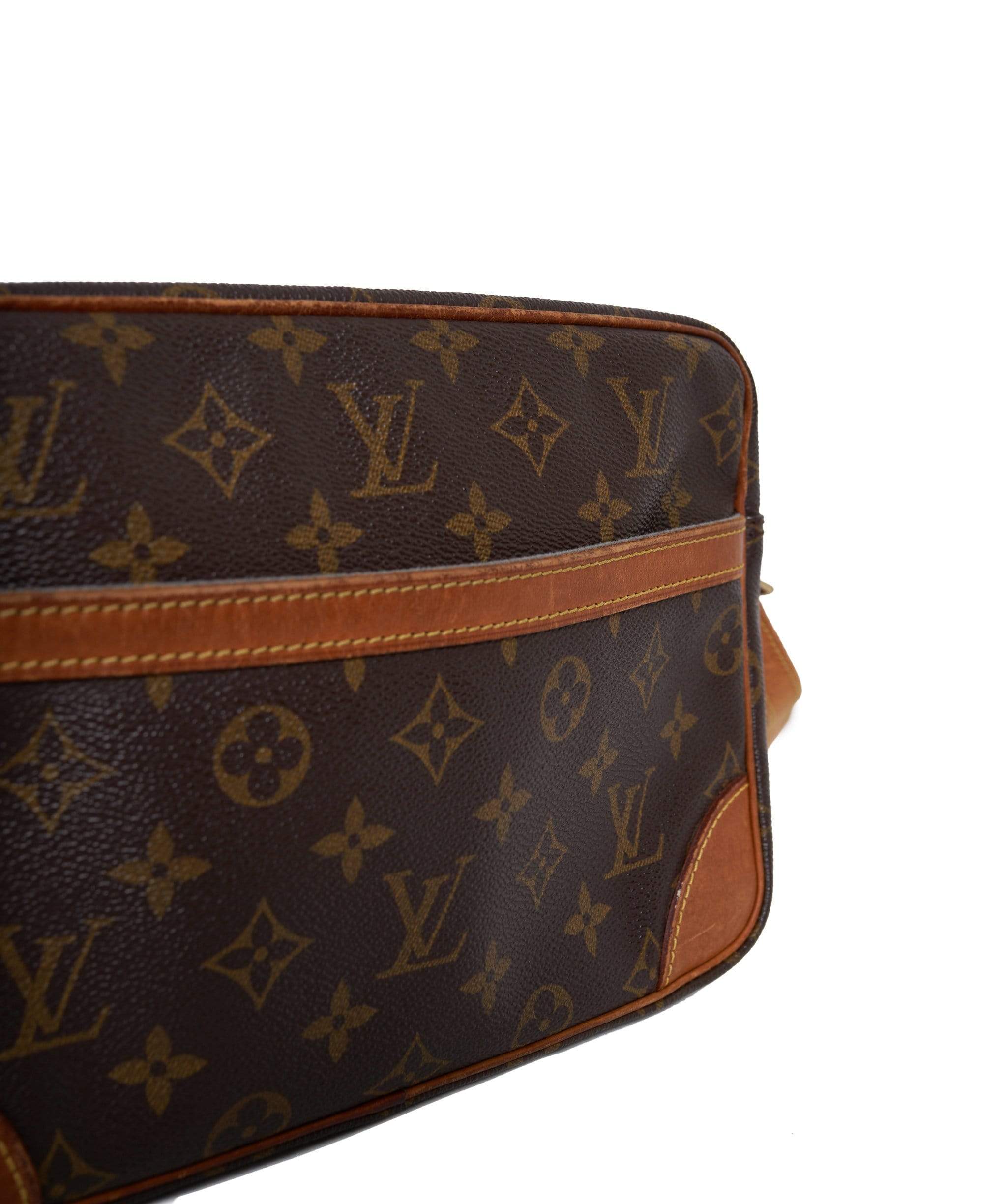 Louis Vuitton Louis Vuitton Monogram Trocadero 27 Shoulder Bag MW2210