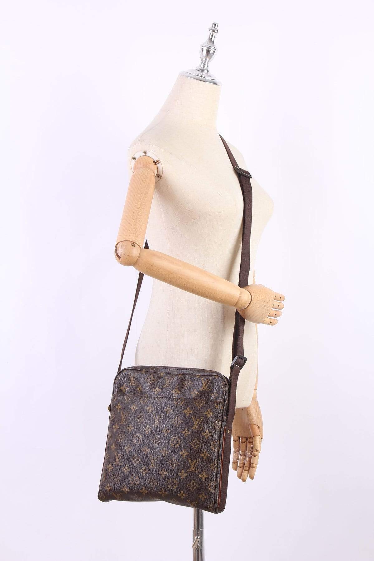 Louis Vuitton Louis Vuitton Monogram Trotteur Beauborg Crossbody Bag RCL1098