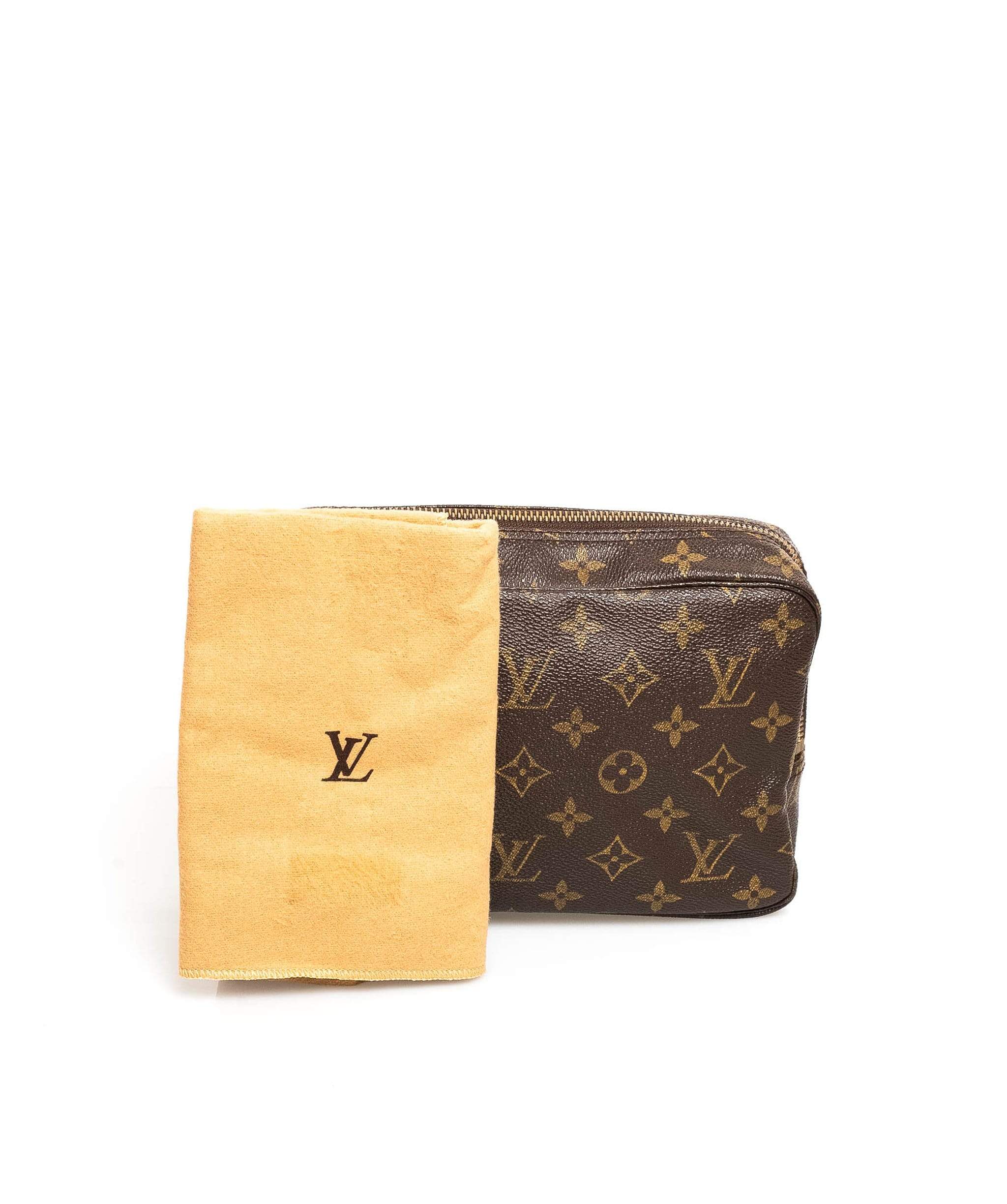 Louis Vuitton LOUIS VUITTON Monogram Trousse Toilette 23 Clutch Bag  - AWL1792