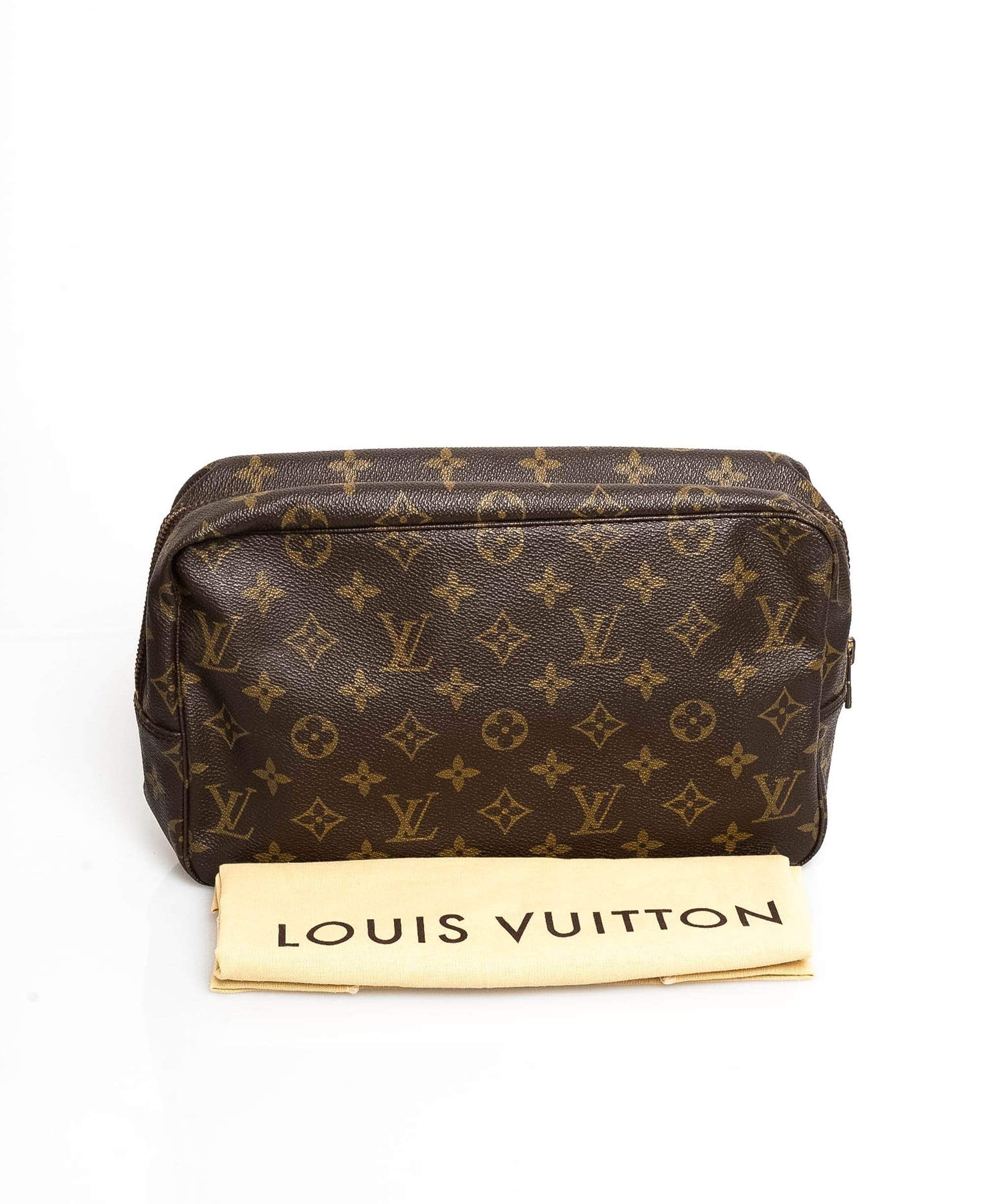 Louis Vuitton LOUIS VUITTON Monogram Trousse Toilette 28 Clutch Bag - AWL1791