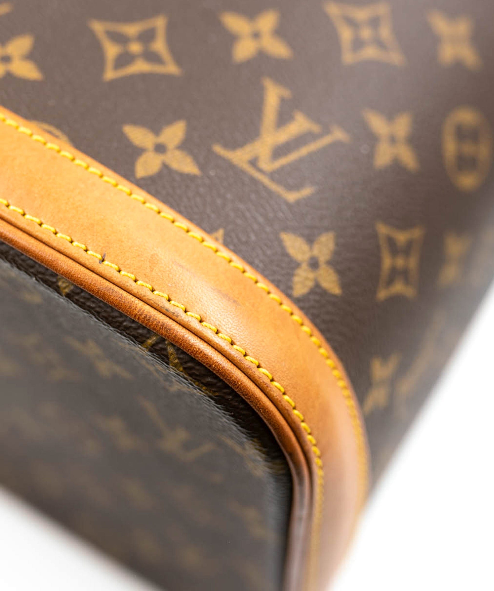 Louis Vuitton Louis Vuitton Monogram Vanity Case  - AWL3172