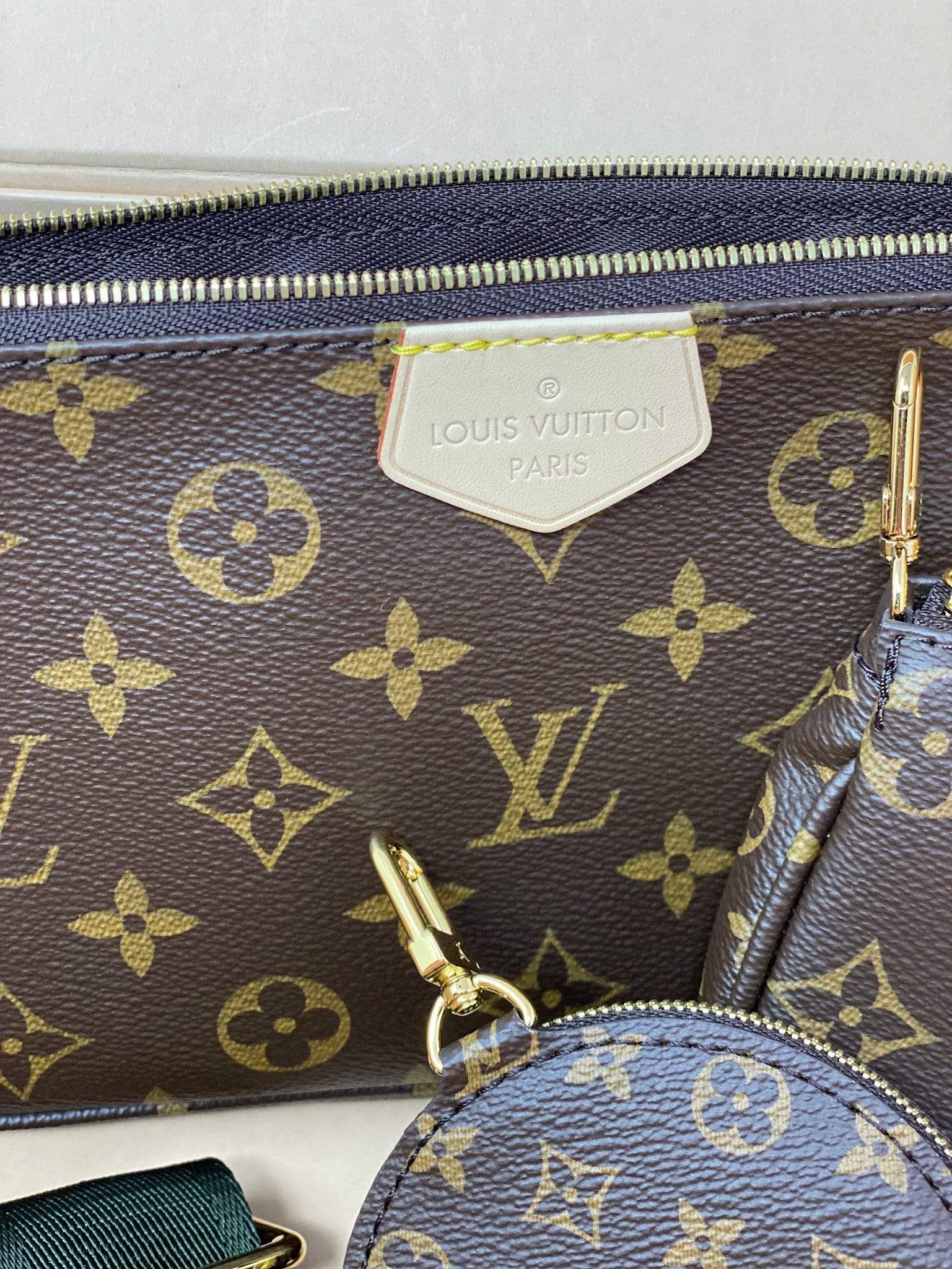 Louis Vuitton Louis Vuitton Multi Pochette Khaki