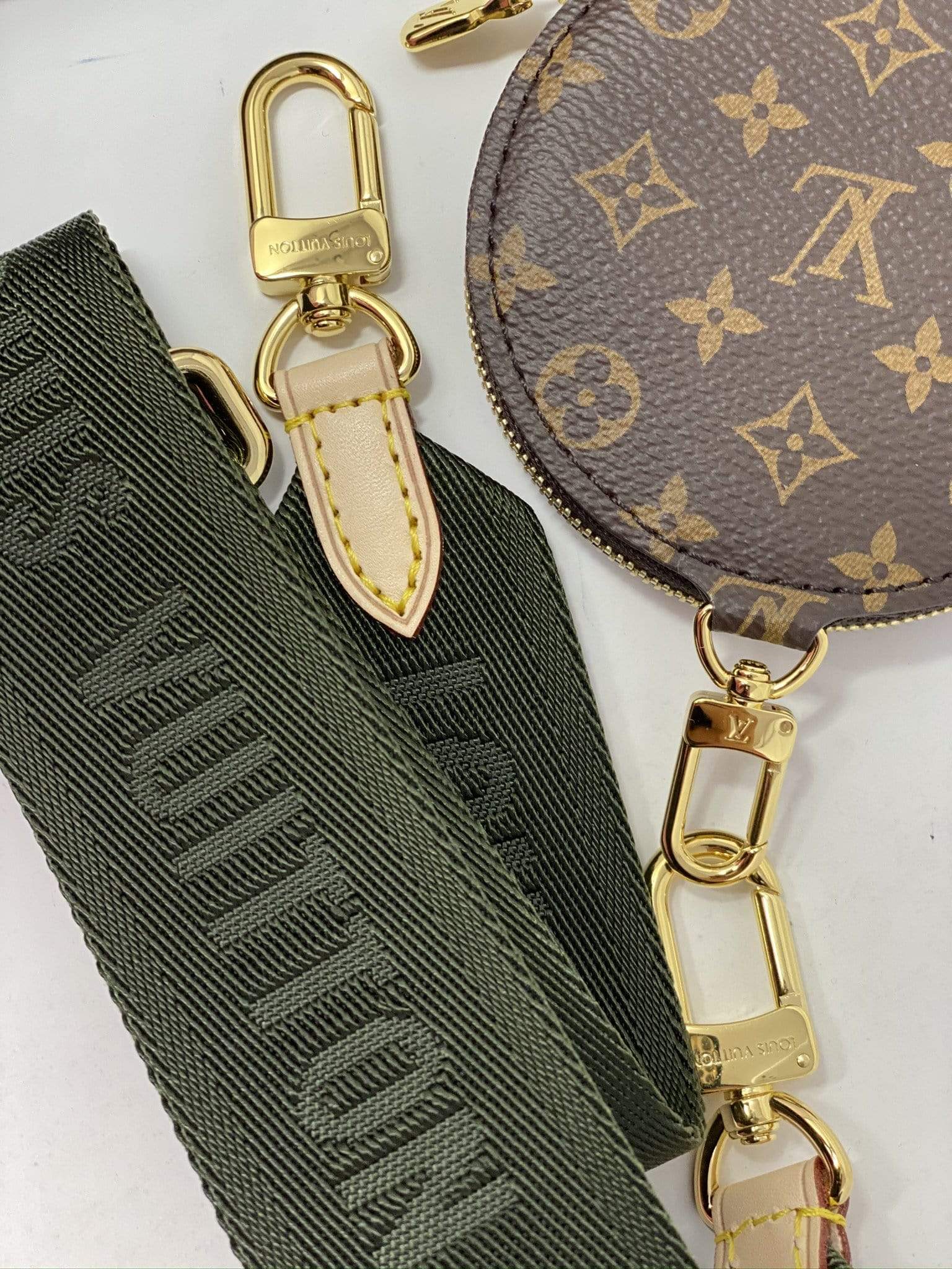 Louis Vuitton Louis Vuitton Multi Pochette Khaki