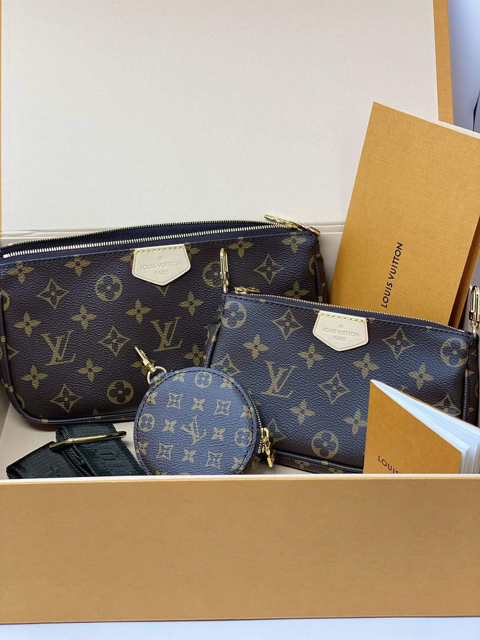 Louis Vuitton Louis Vuitton Multi Pochette Khaki