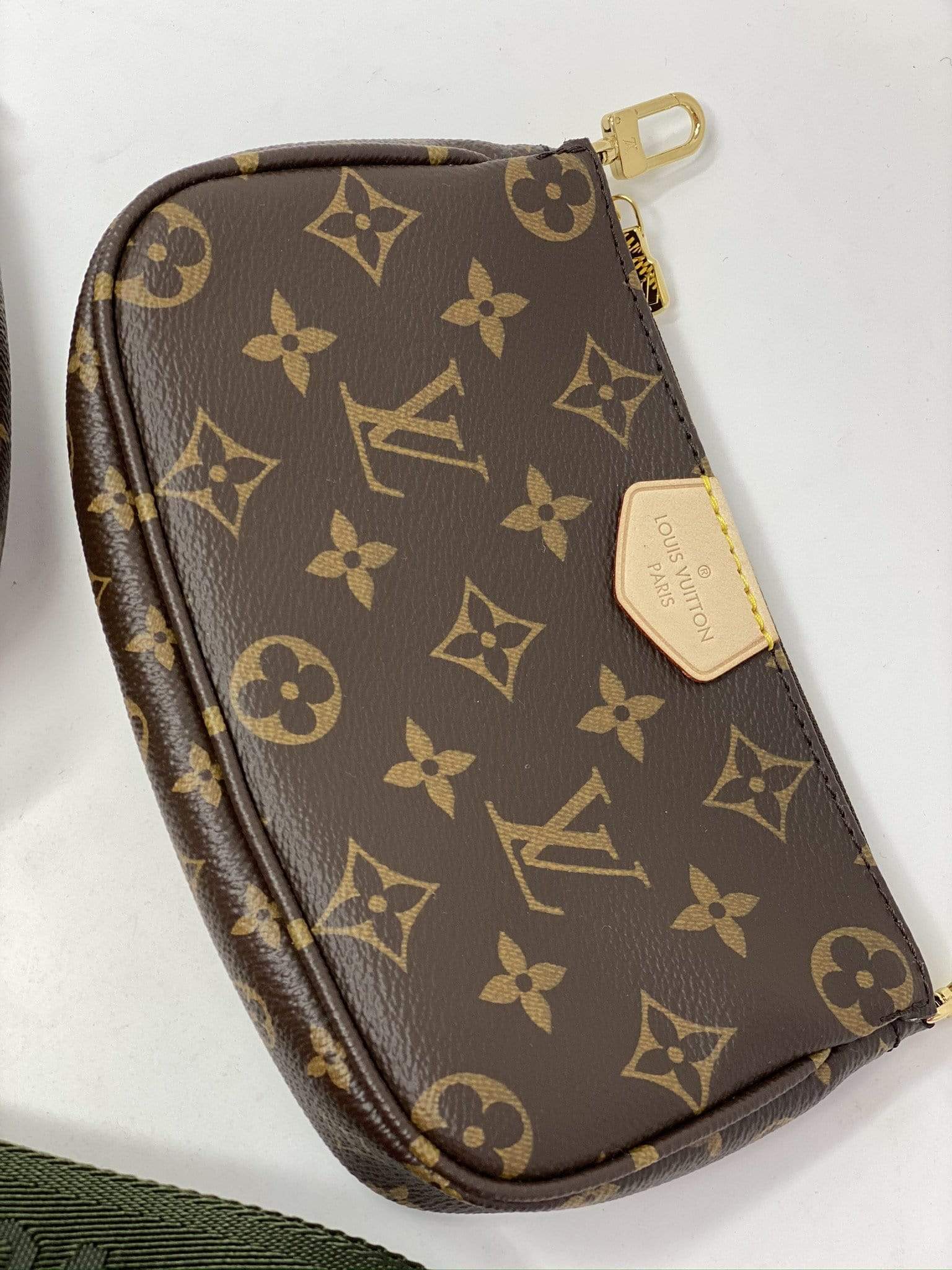 Louis Vuitton Louis Vuitton Multi Pochette Khaki