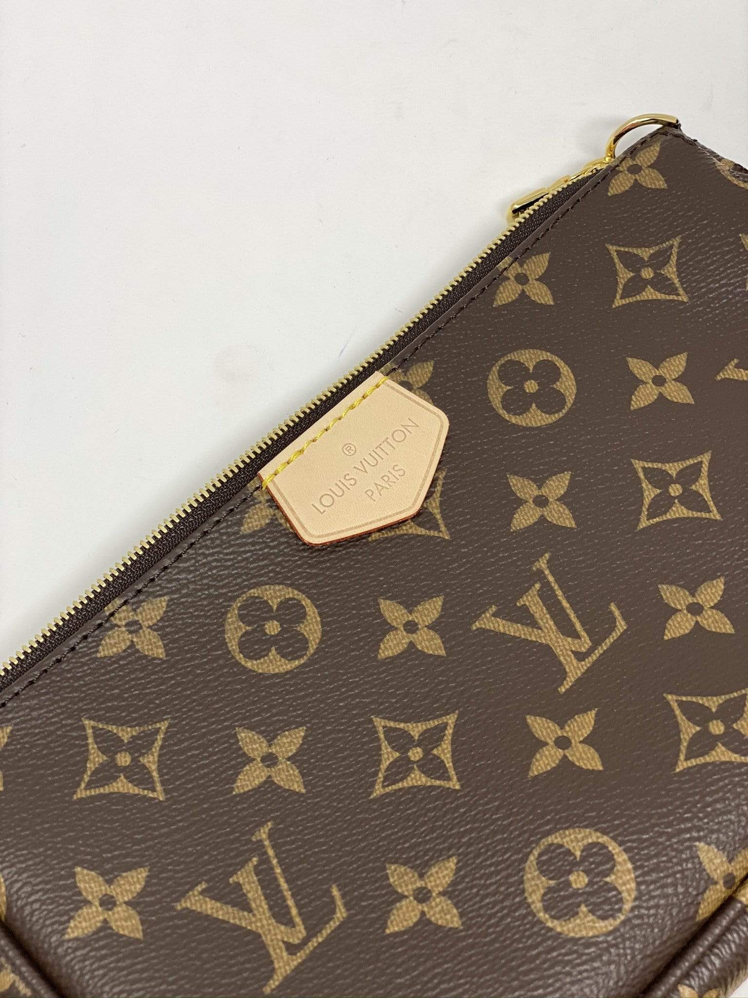 Louis Vuitton Louis Vuitton Multi Pochette Khaki