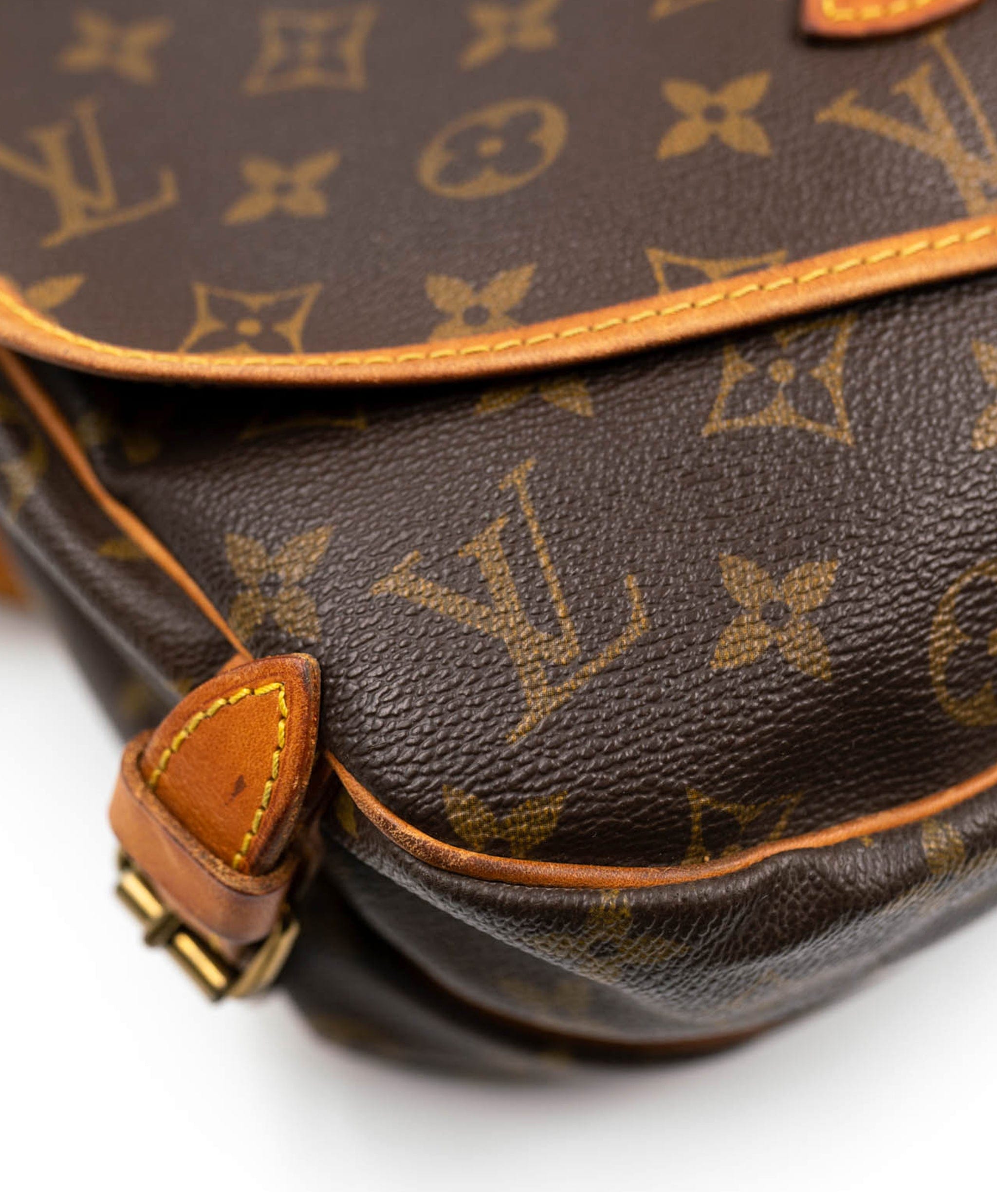 Louis Vuitton Louis Vuitton Saumur 30 Satchel Bag - AGL1423