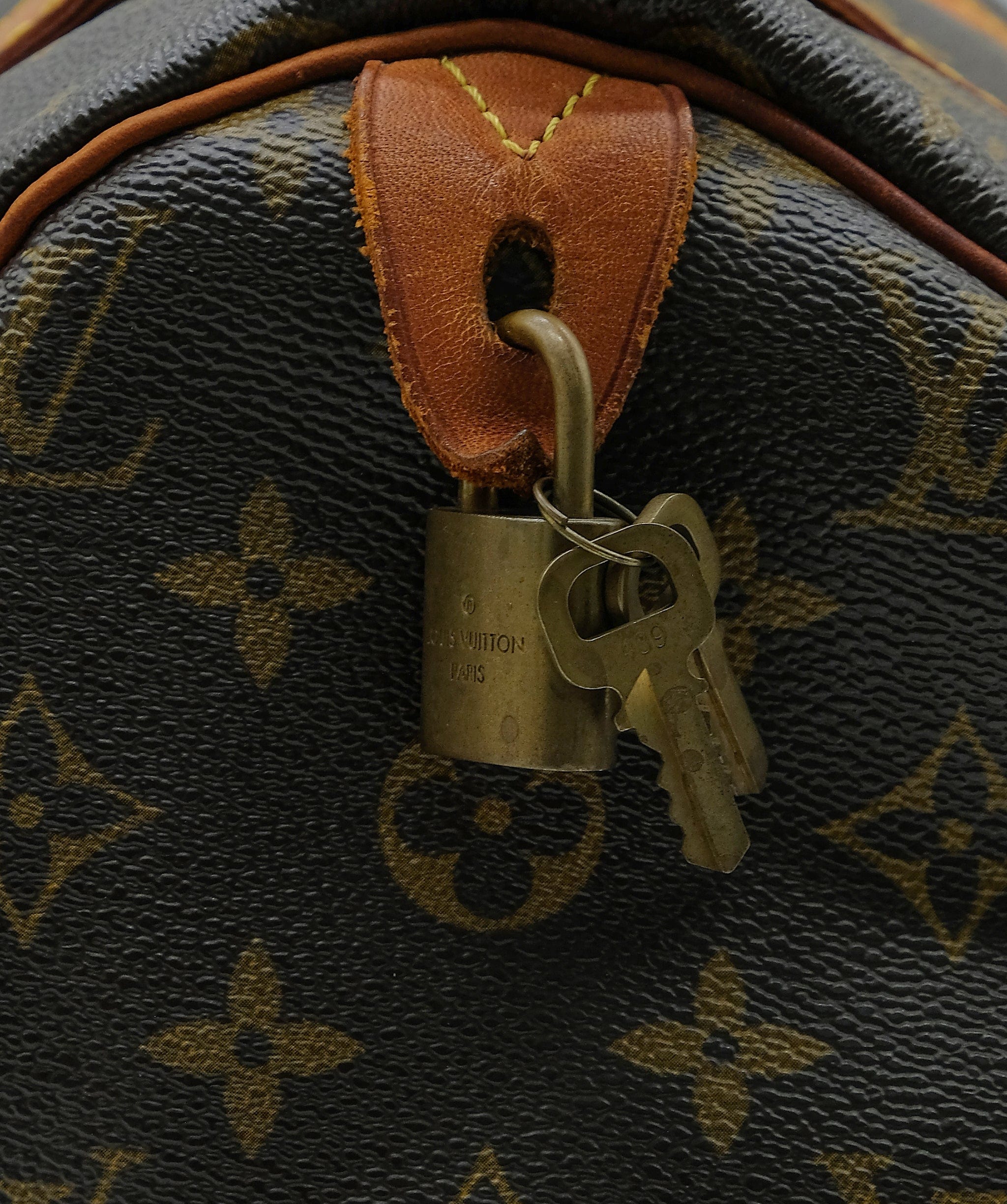 Louis Vuitton Louis Vuitton Speedy Monogram 30 RJC2140