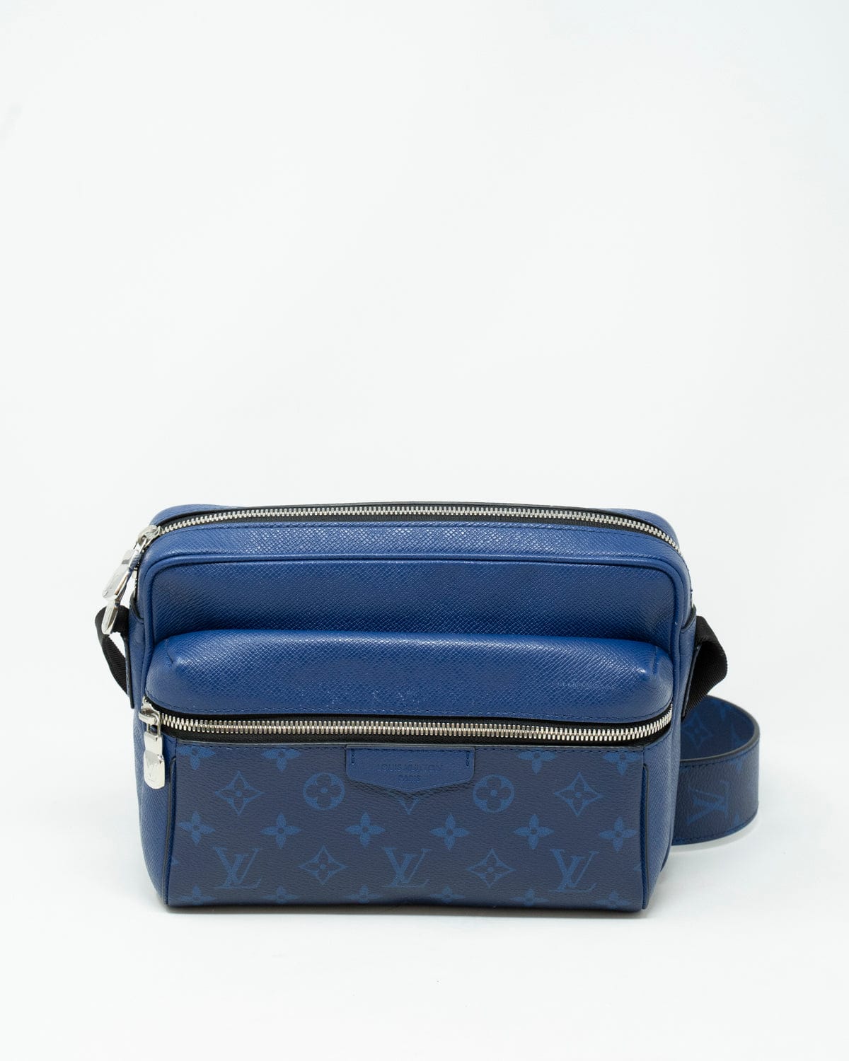 Louis Vuitton Louis Vuitton Taiga Blue Outdoor - ADC1171