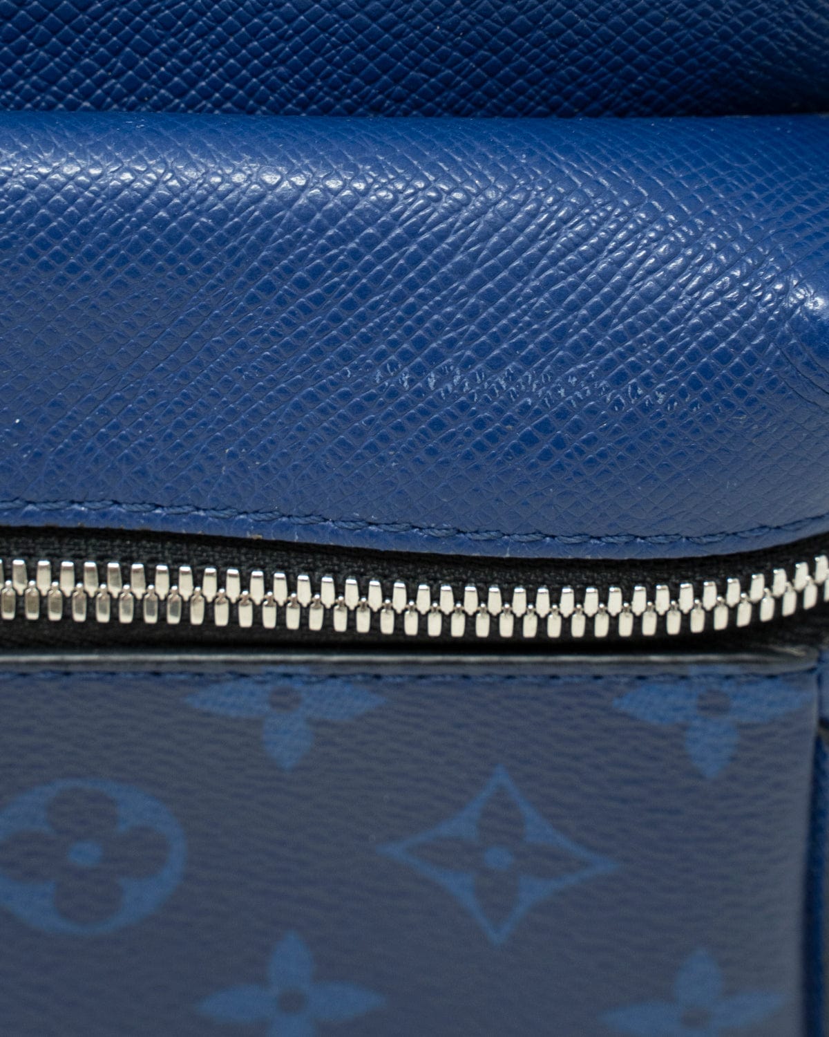 Louis Vuitton Louis Vuitton Taiga Blue Outdoor - ADC1171