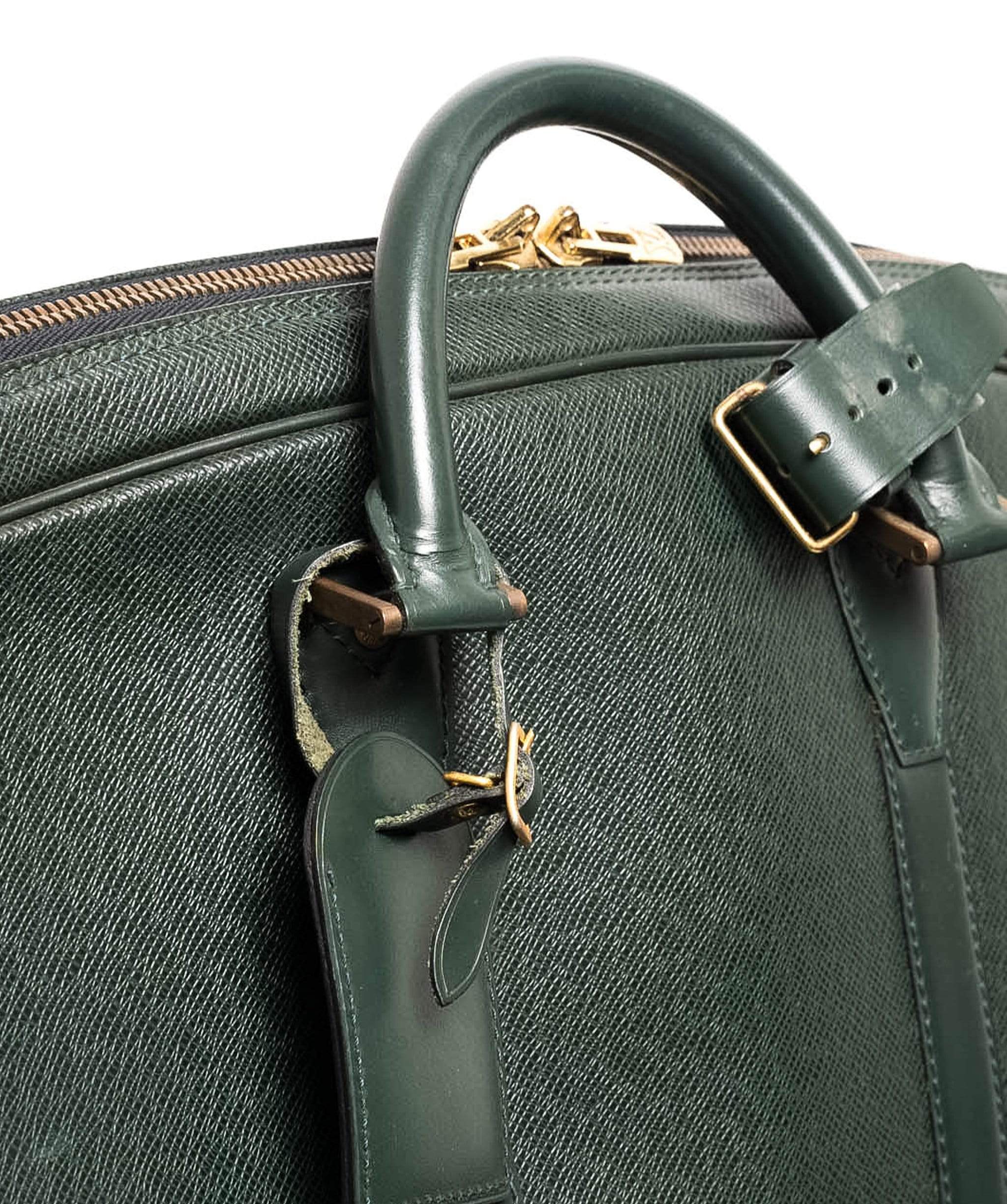 Louis Vuitton LOUIS VUITTON Taiga Kendall PM Boston Bag -  AWL2032