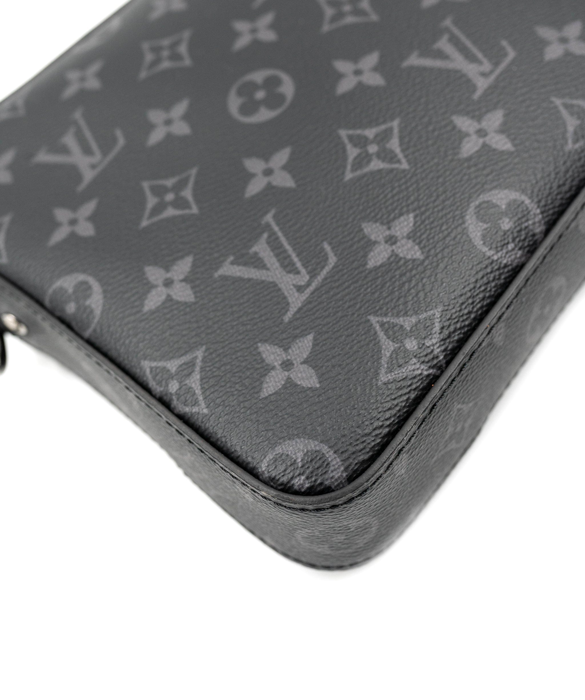 Louis Vuitton Louis Vuitton Trio pochette ASL2881