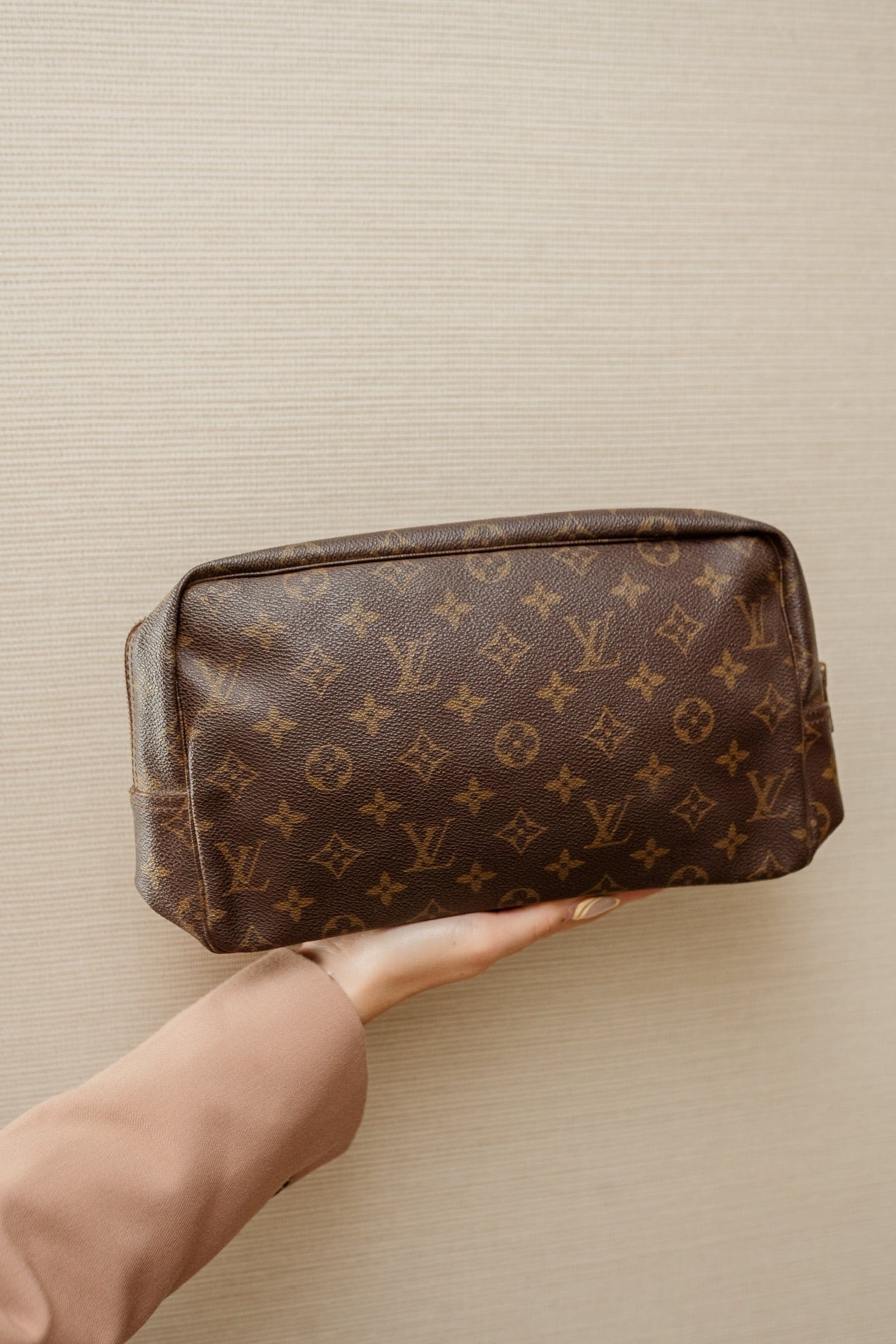 Louis Vuitton Louis Vuitton Trousse Toilette 28, Monogram PXL1376