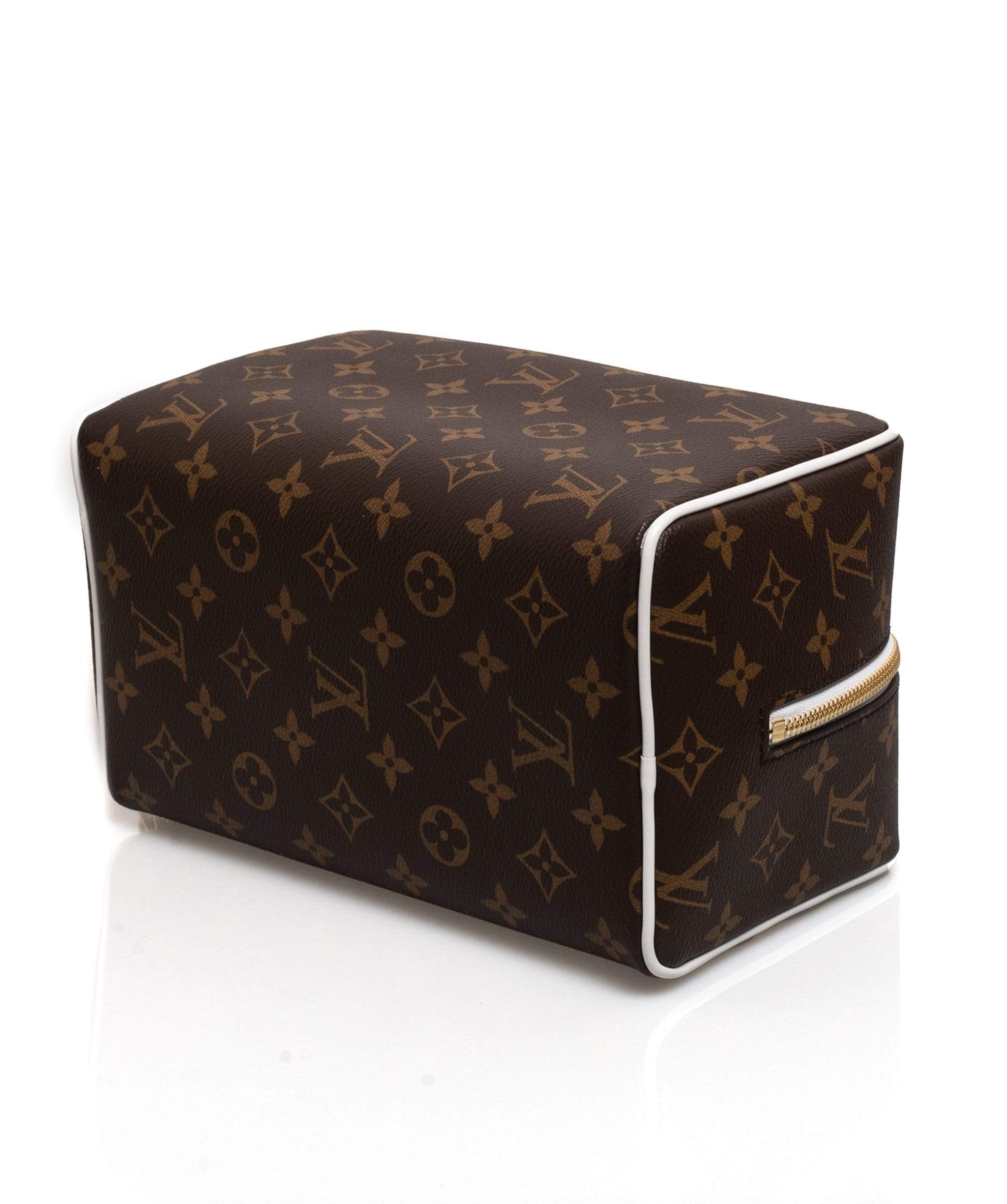 Louis Vuitton Louis Vuitton X NBA Cloakroom Dopp Kit Bag MW1342