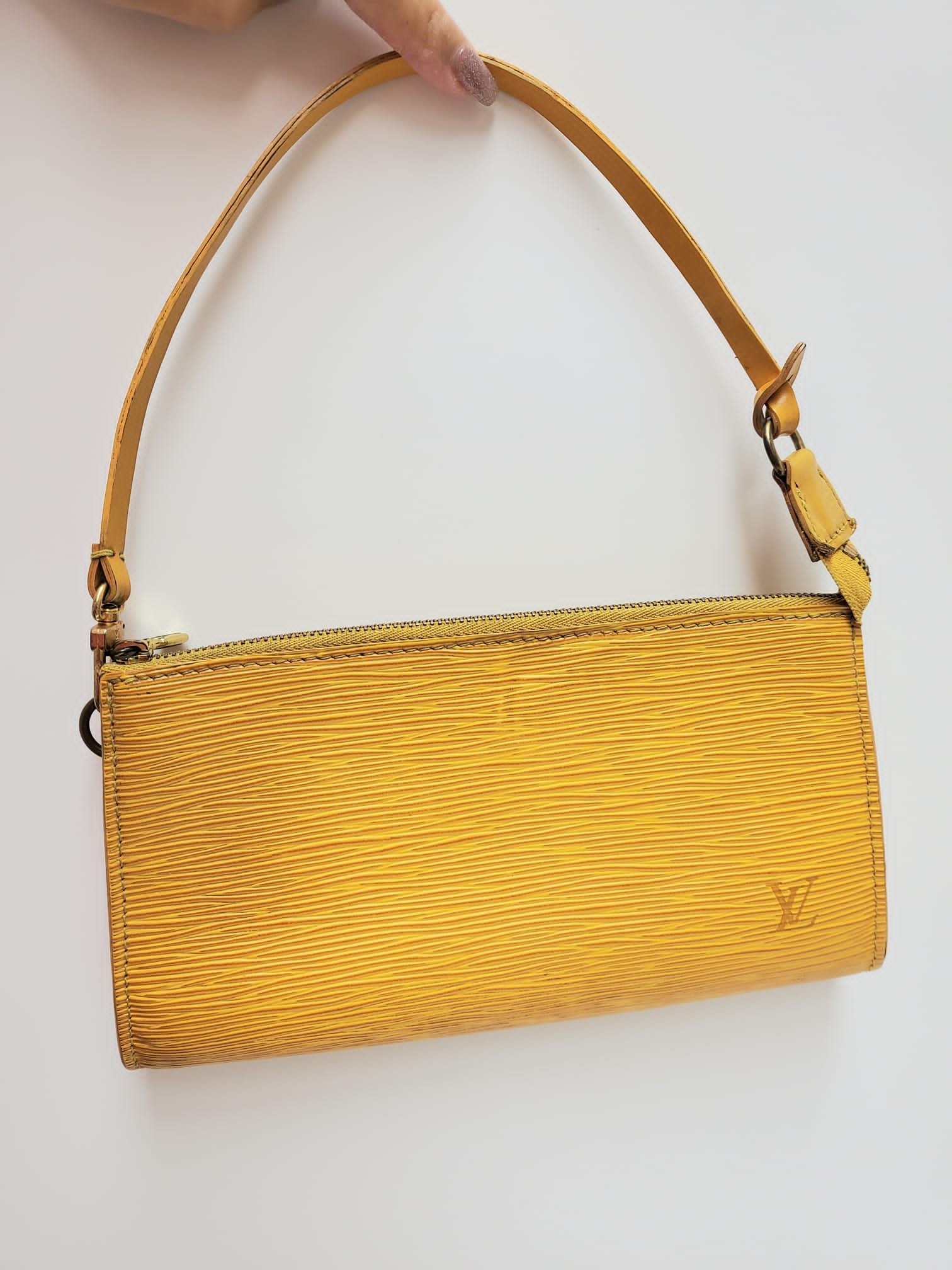 Louis Vuitton LV Pochette Accesoires Yellow Epi
 SKL1071