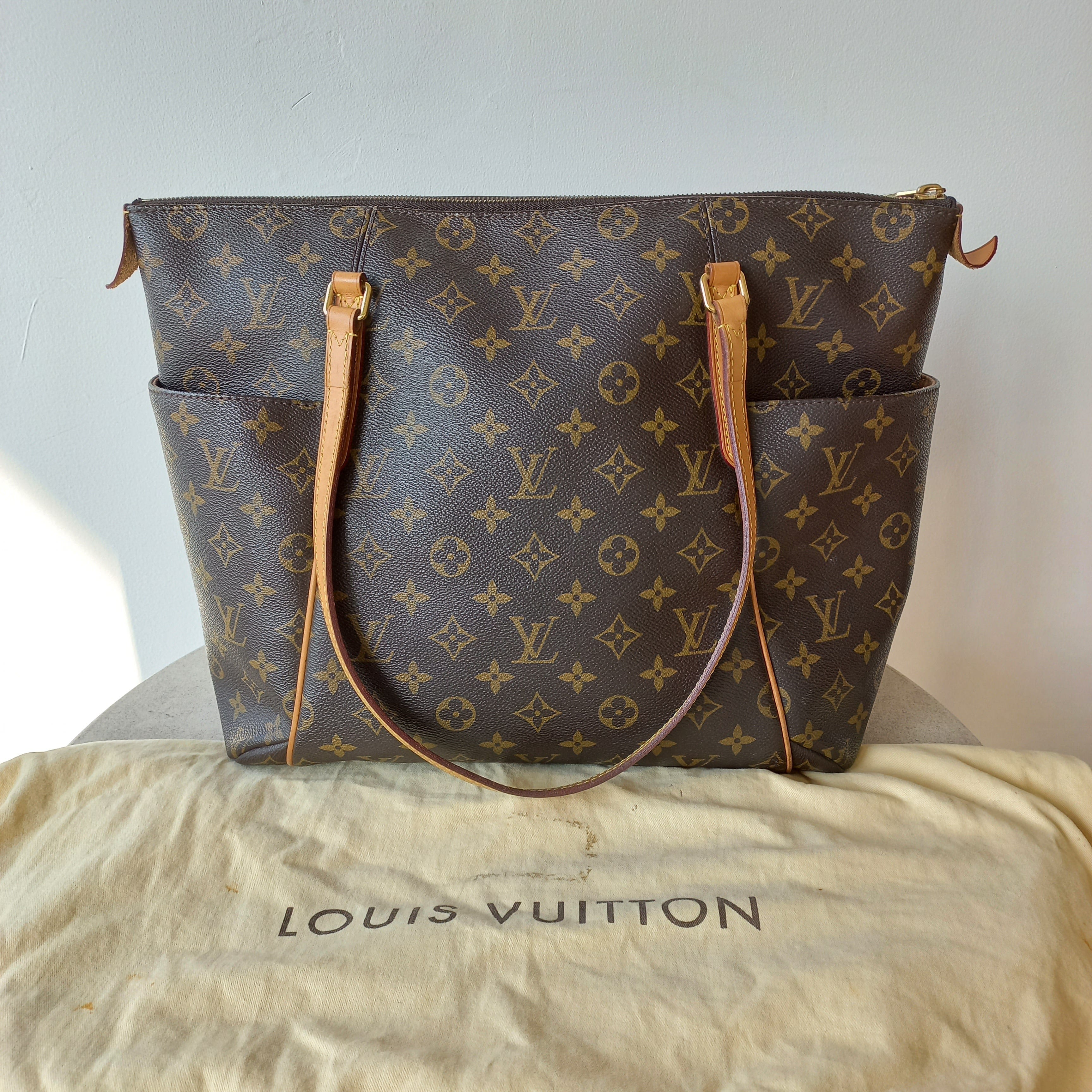 Louis Vuitton Monogram Totally MM Tote Bag MLX22005