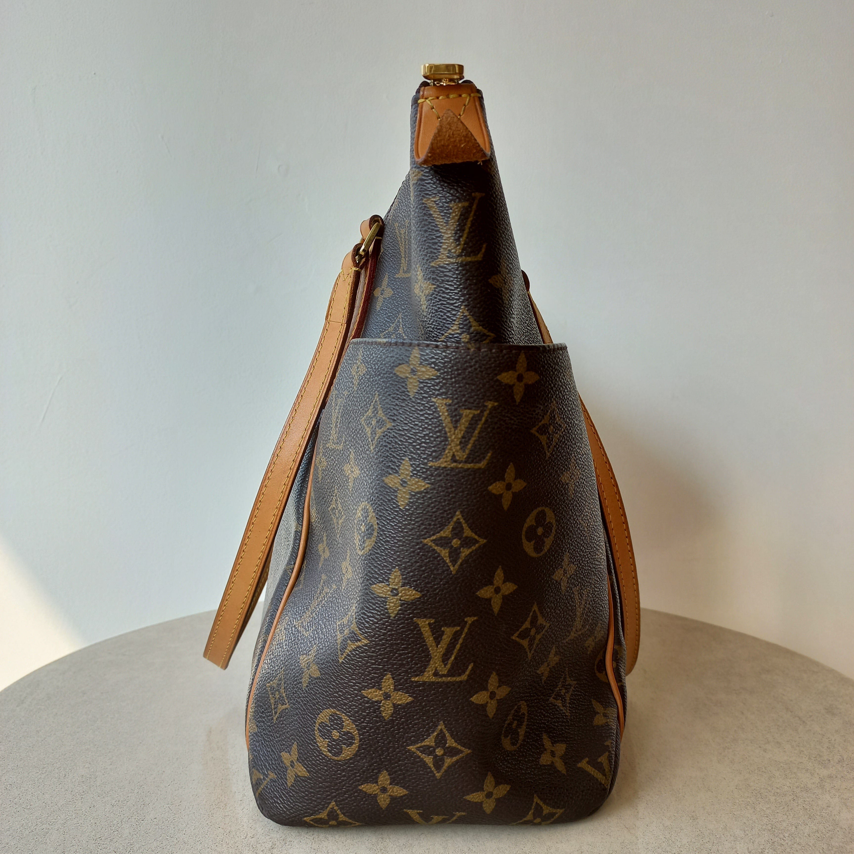 Louis Vuitton Monogram Totally MM Tote Bag MLX22005