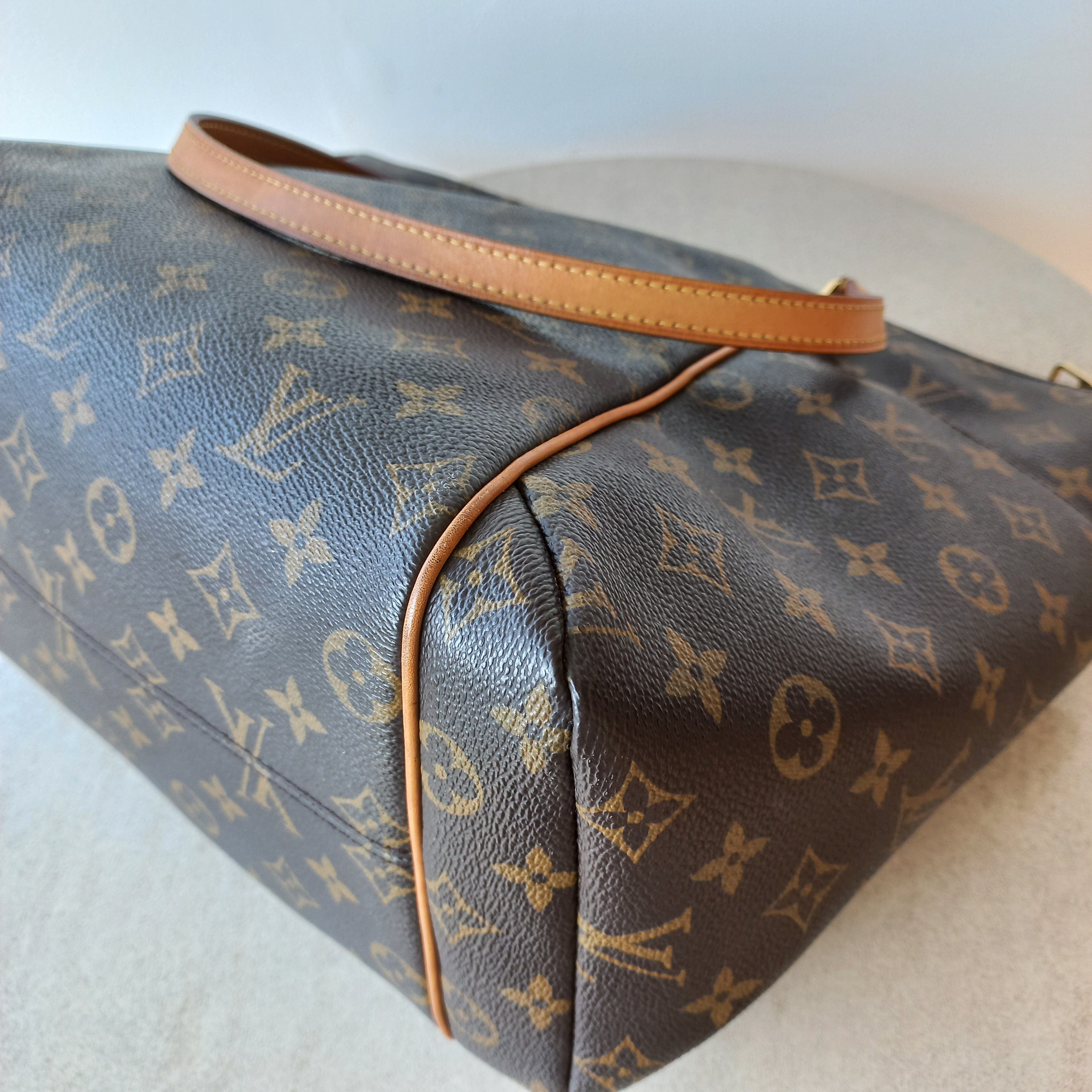 Louis Vuitton Monogram Totally MM Tote Bag MLX22005