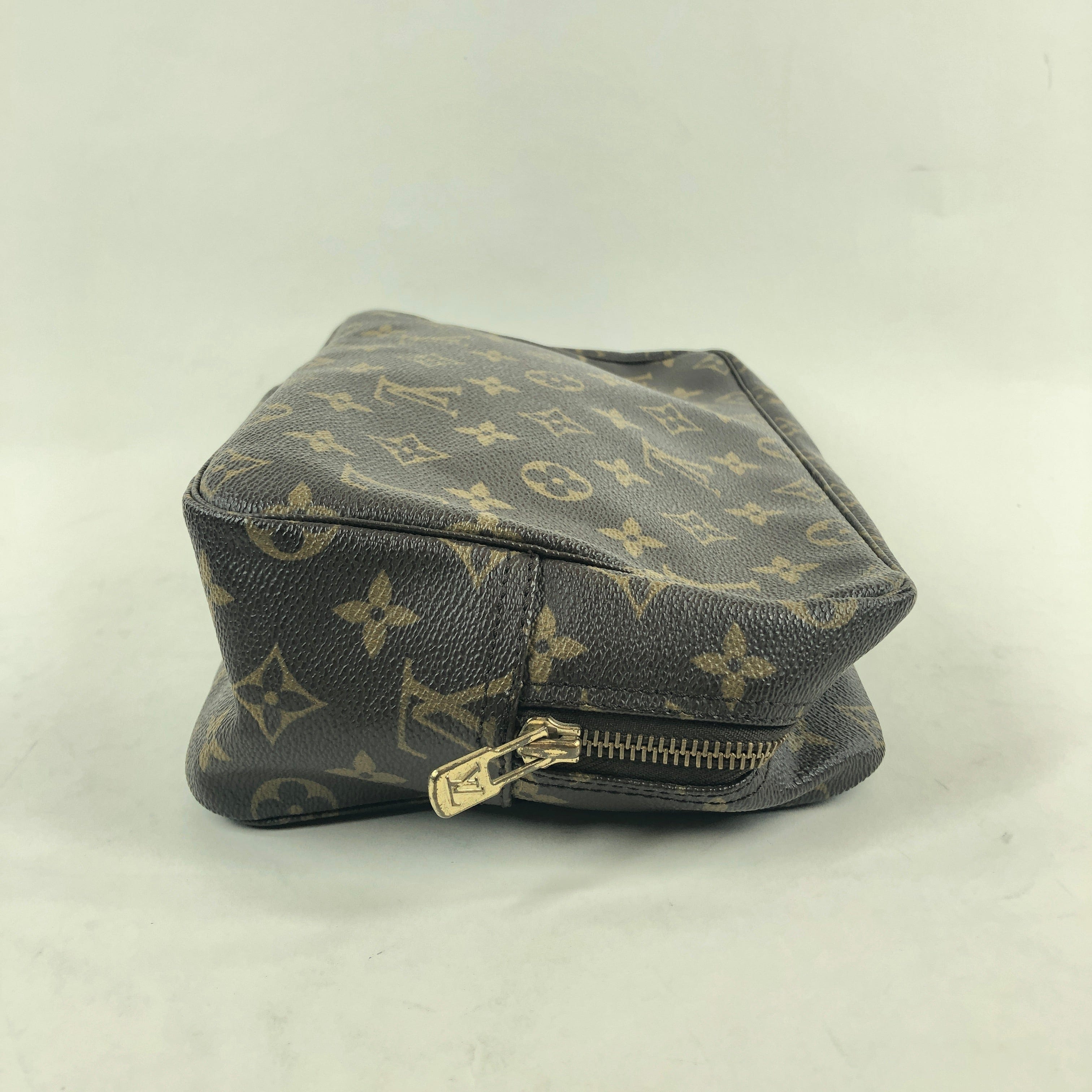 Louis Vuitton Vuitton Monogram Trousse Toilette 23 M47524 Pouch PXL1256