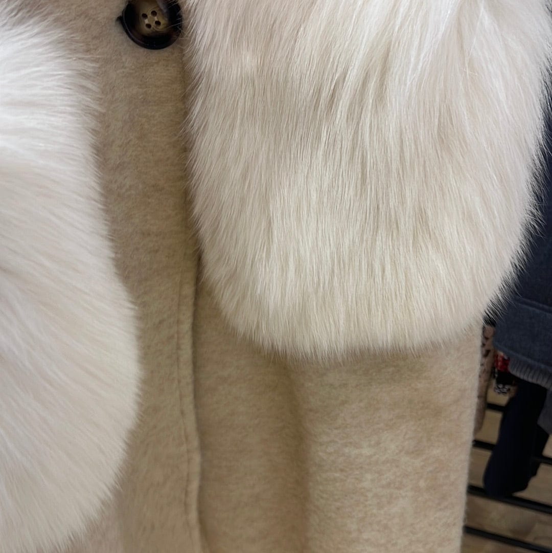 Luxury Promise Cream coat with fur - AWL3453