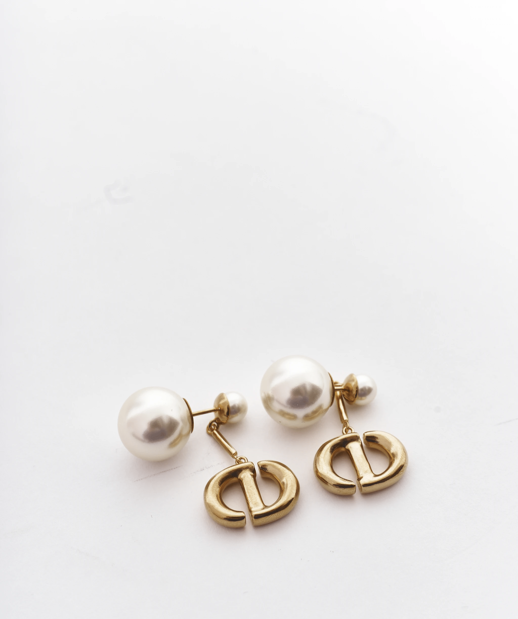 LuxuryPromise Christian Dior Gold CD pearl drop earrings