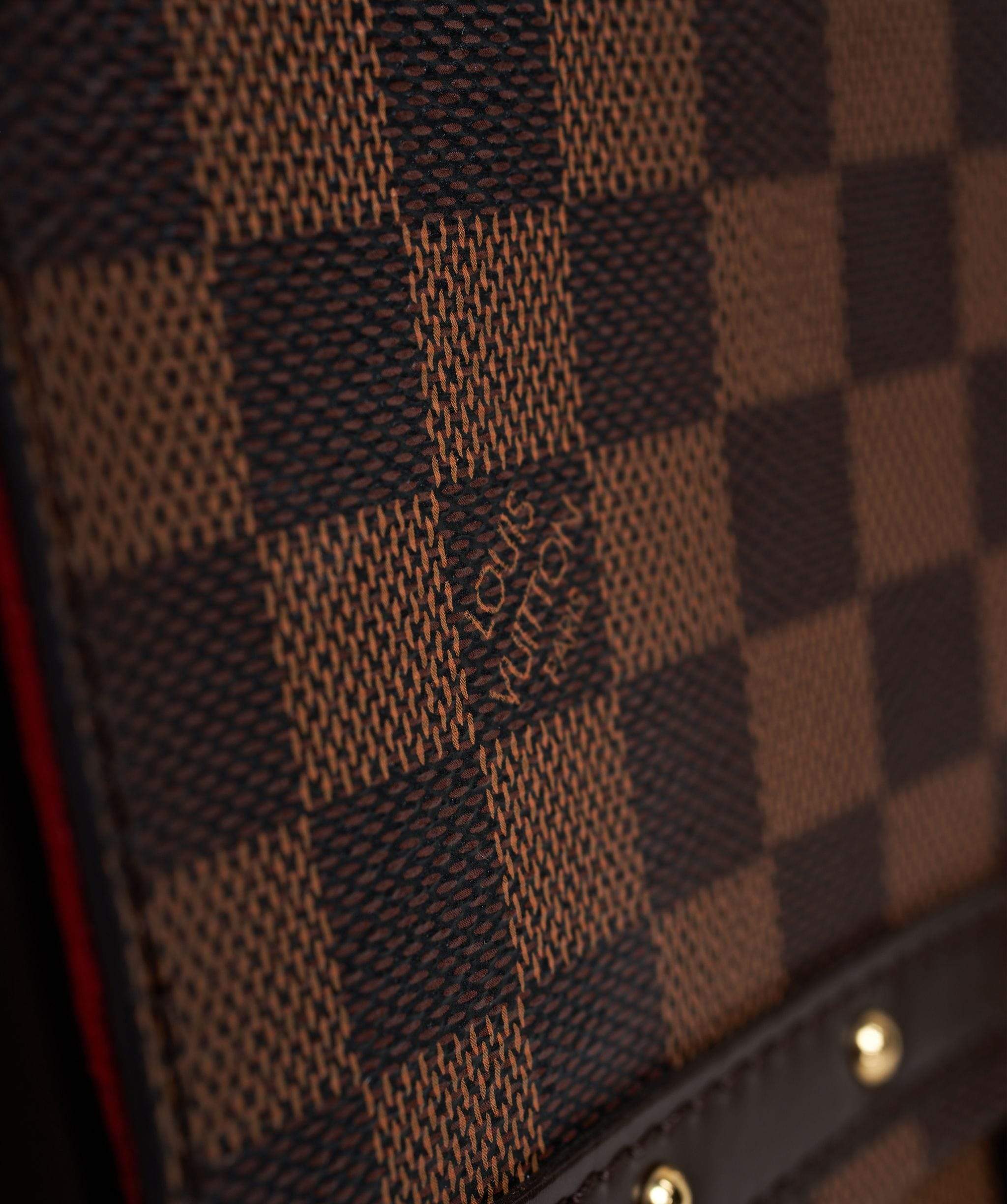 LuxuryPromise Louis Vuitton Damier pochette AGL1164