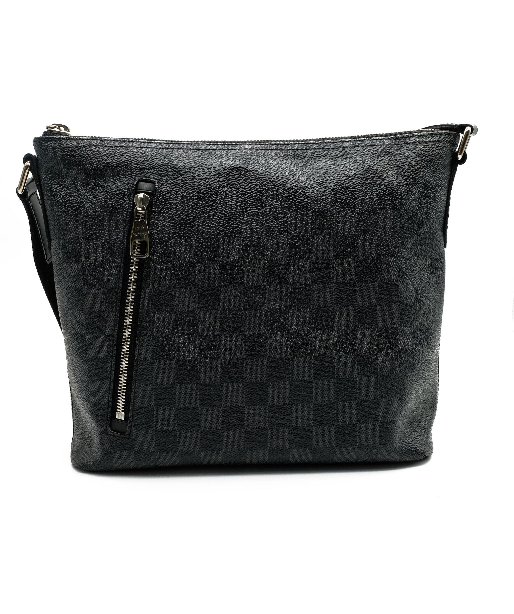 LuxuryPromise Louis Vuitton Graphite Damier Messenger RJC1390