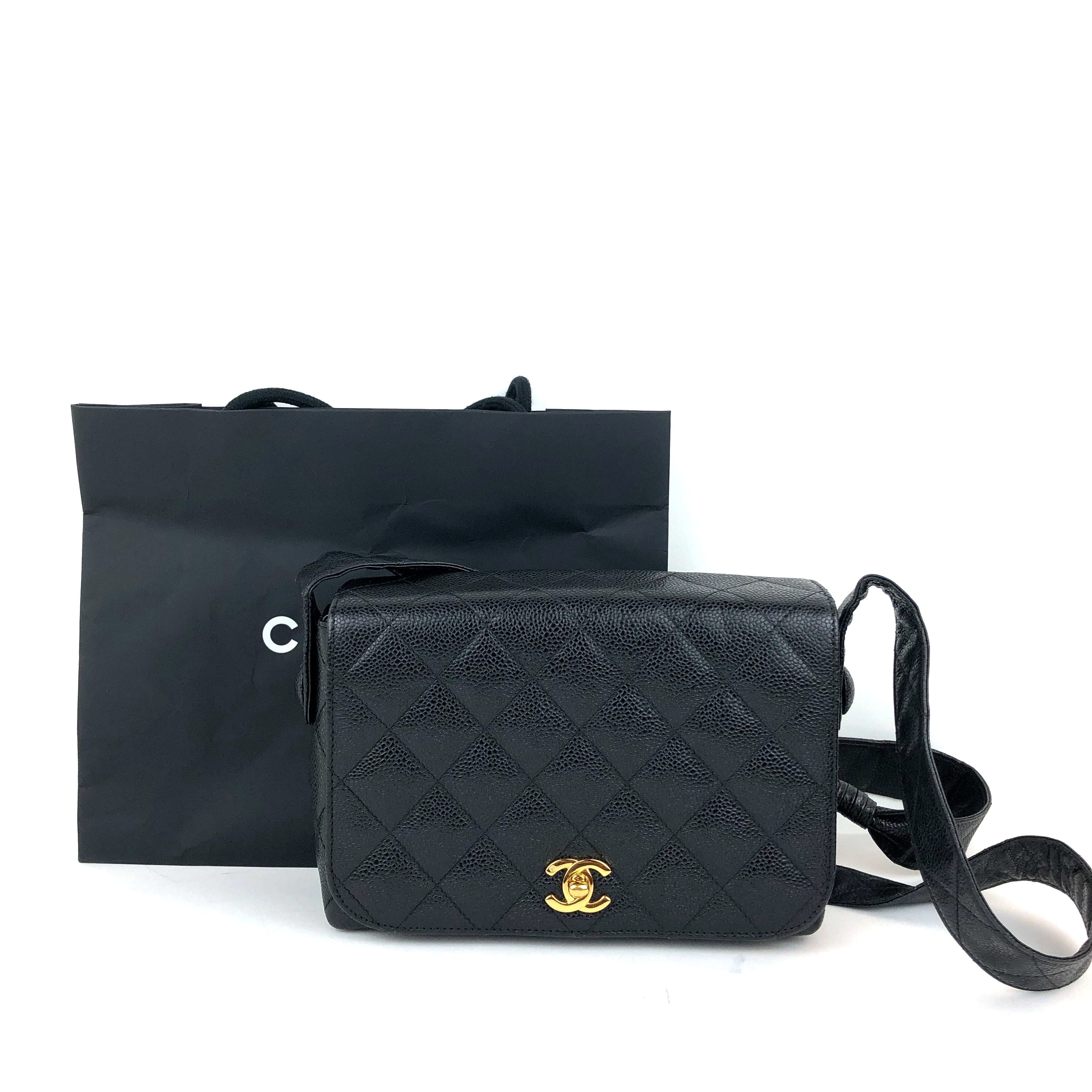 LuxuryPromise Chanel Caviar turn lock shoulder bag