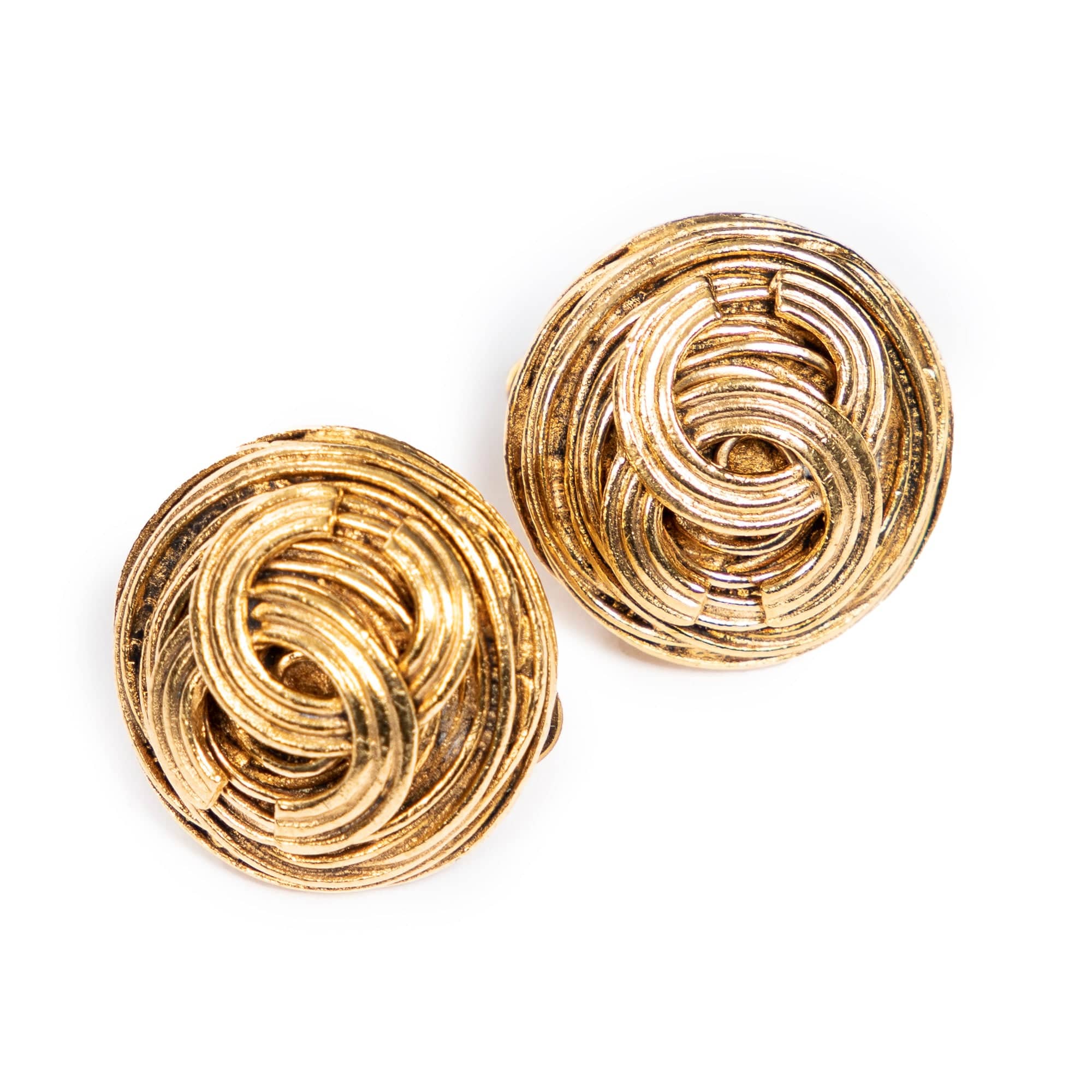 LuxuryPromise Chanel CC Round Clip-On Earrings AAU7744