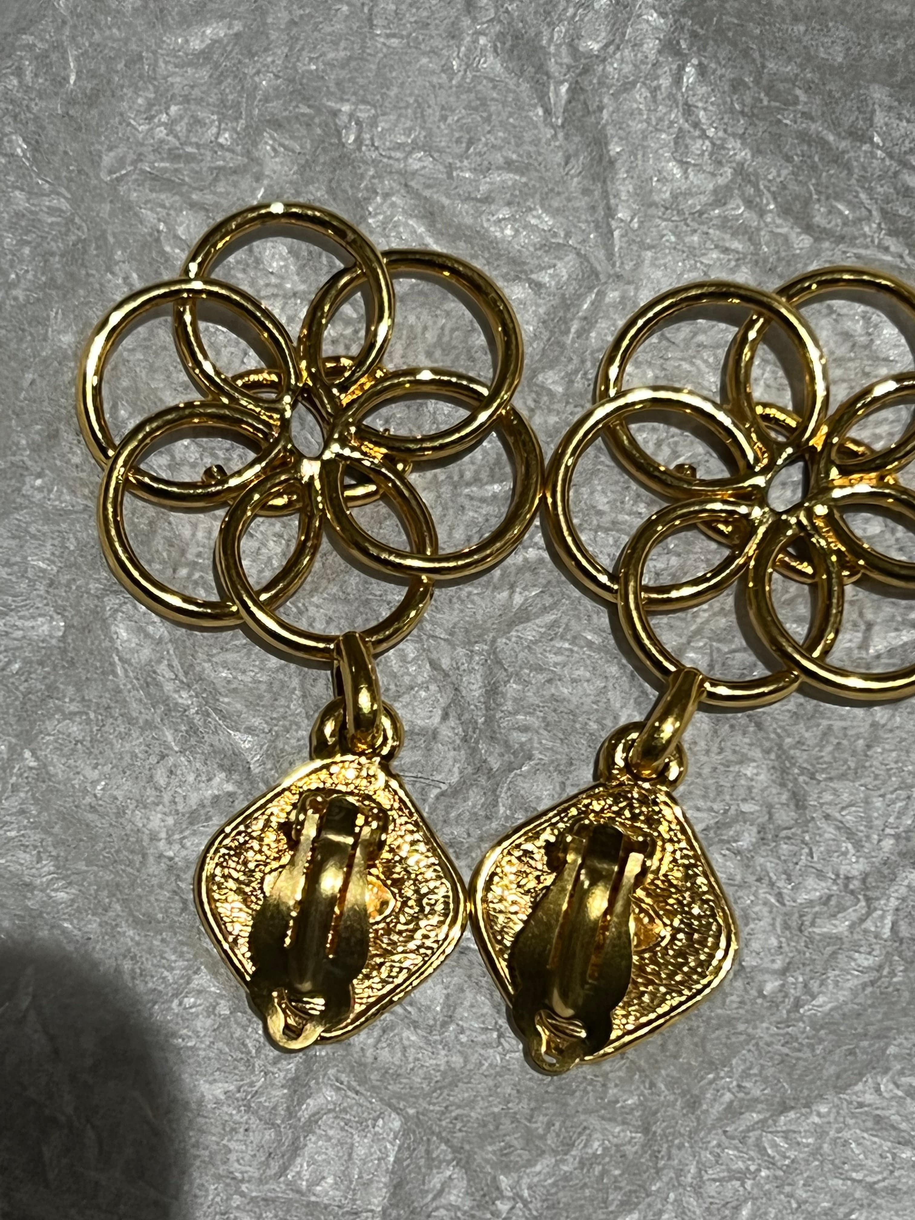 LuxuryPromise Chanel flower earrings