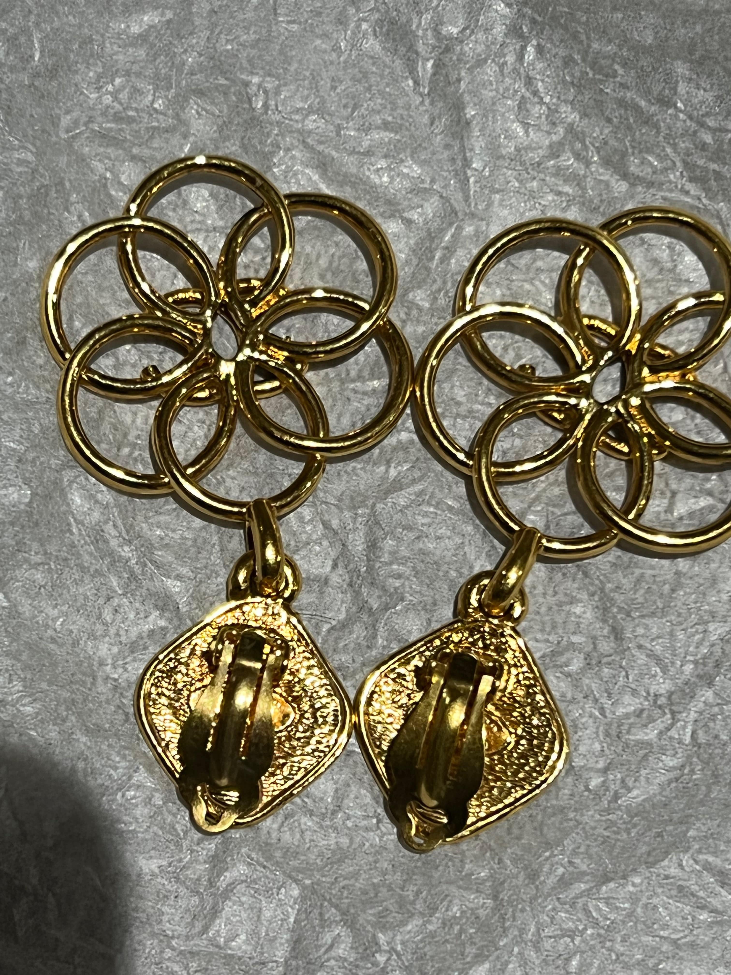 LuxuryPromise Chanel flower earrings