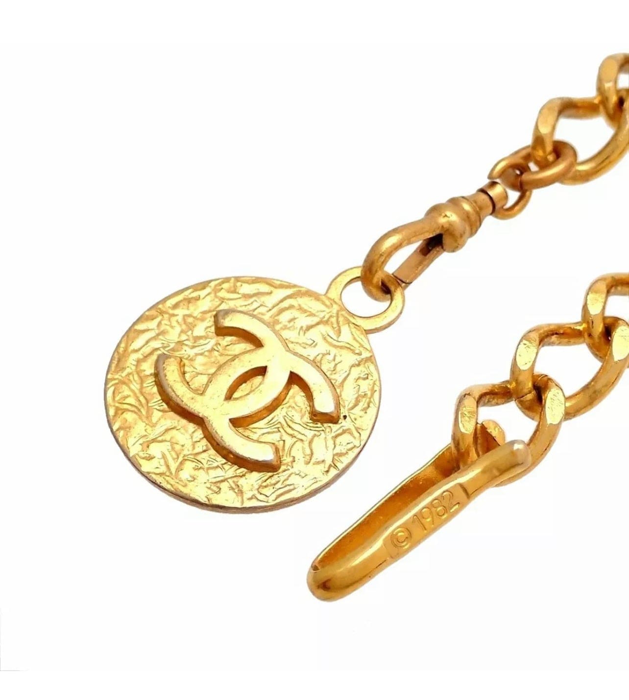 LuxuryPromise Chanel necklace or belt chain gold