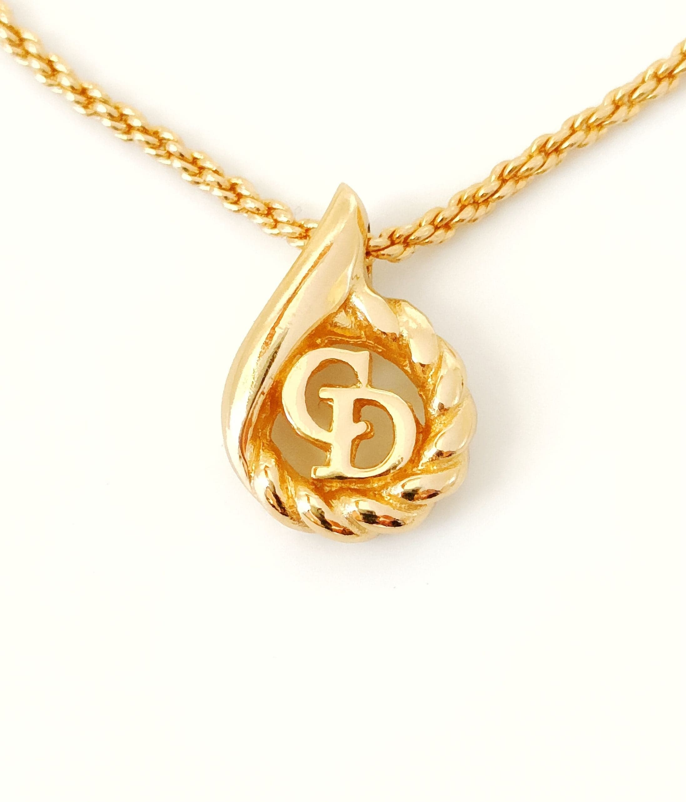 LuxuryPromise Dior Cd Logo Gold Necklace