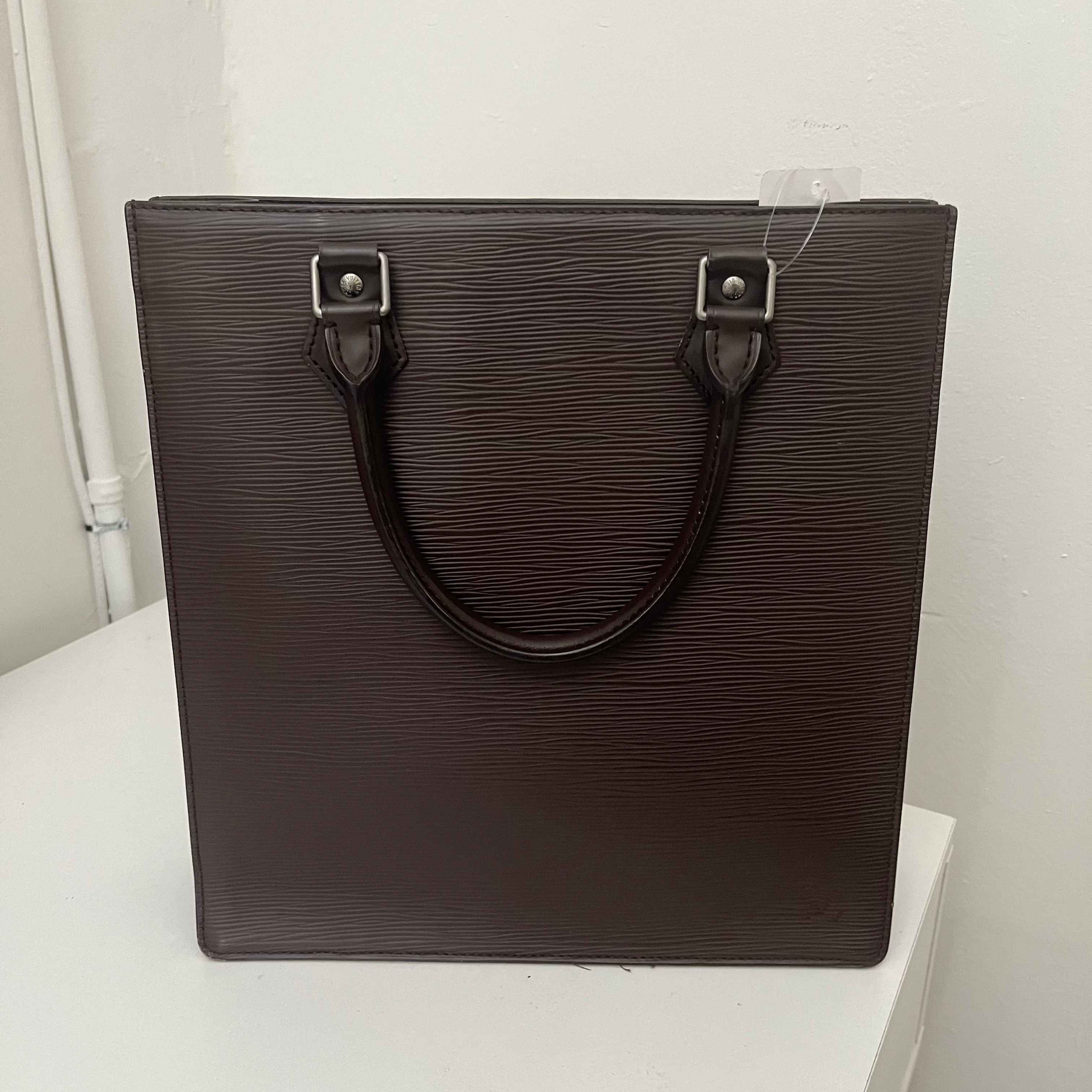 LuxuryPromise LV Sac Plat PM Brown Epi