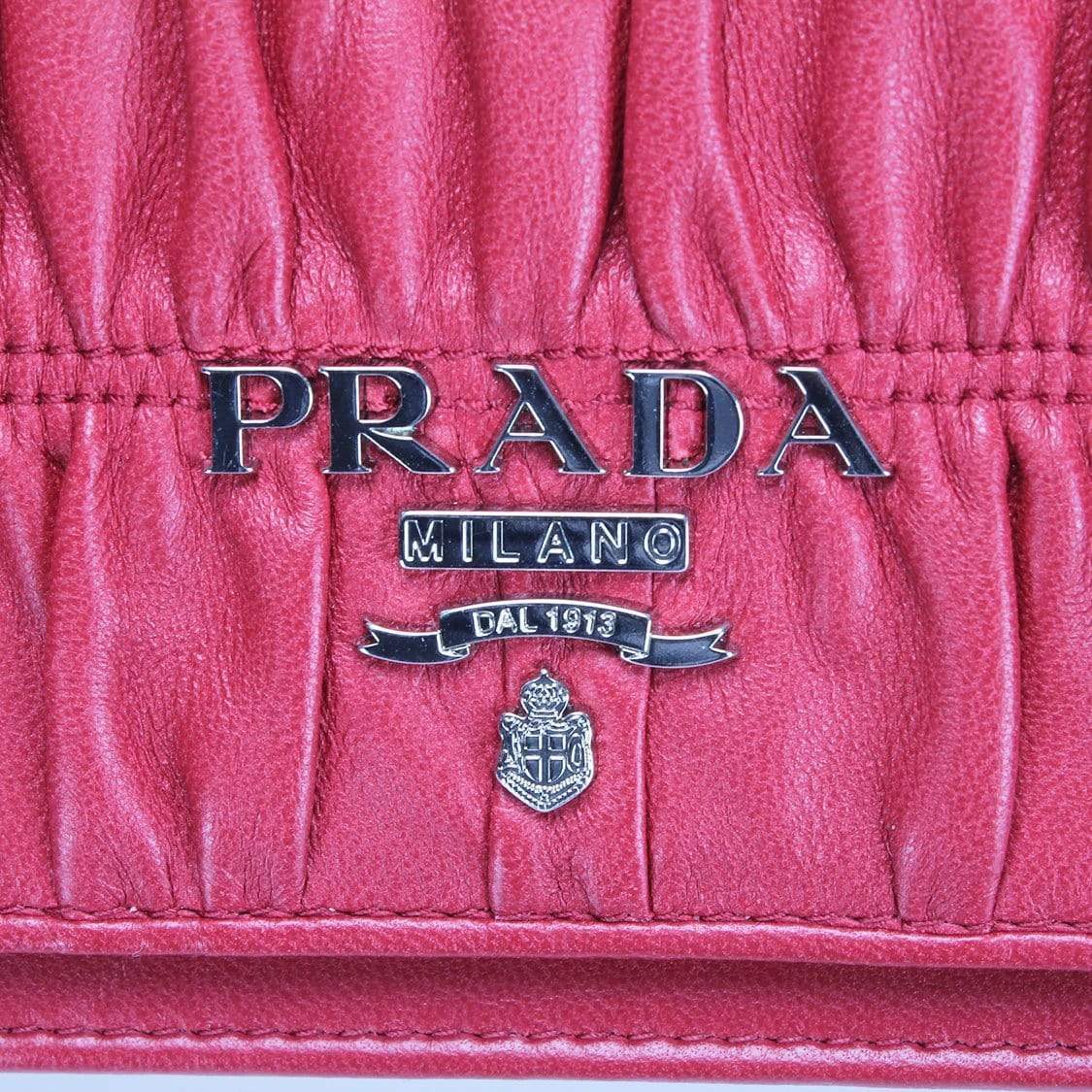 Prada Prada Nappa Gaufre Chain Crossobdy Bag MW2858