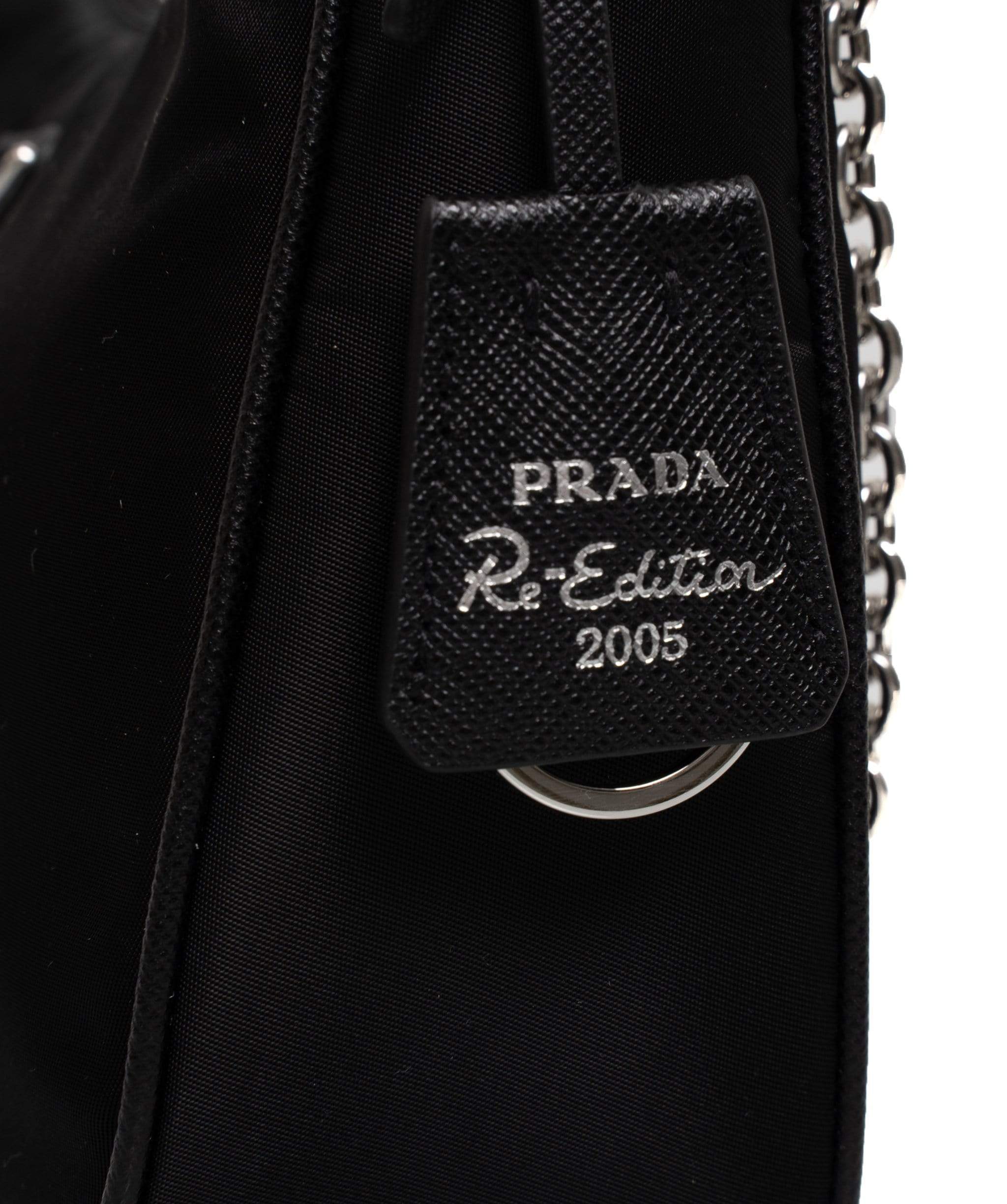 Prada Prada Re-edition 2005 Nylon bag - ADL1430