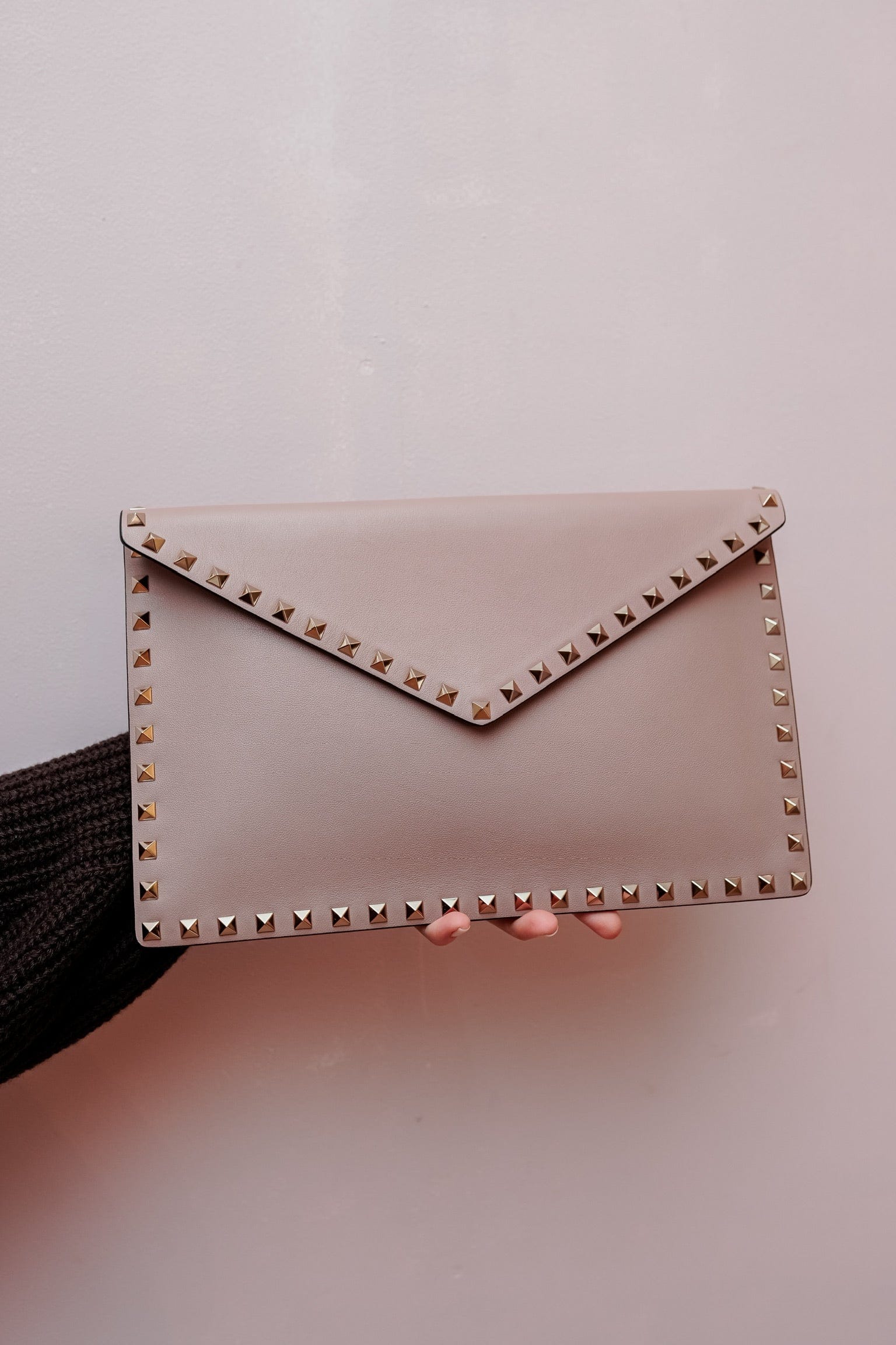 Valentino Valentino Pink Rockstud Envelope Clutch RJC1131