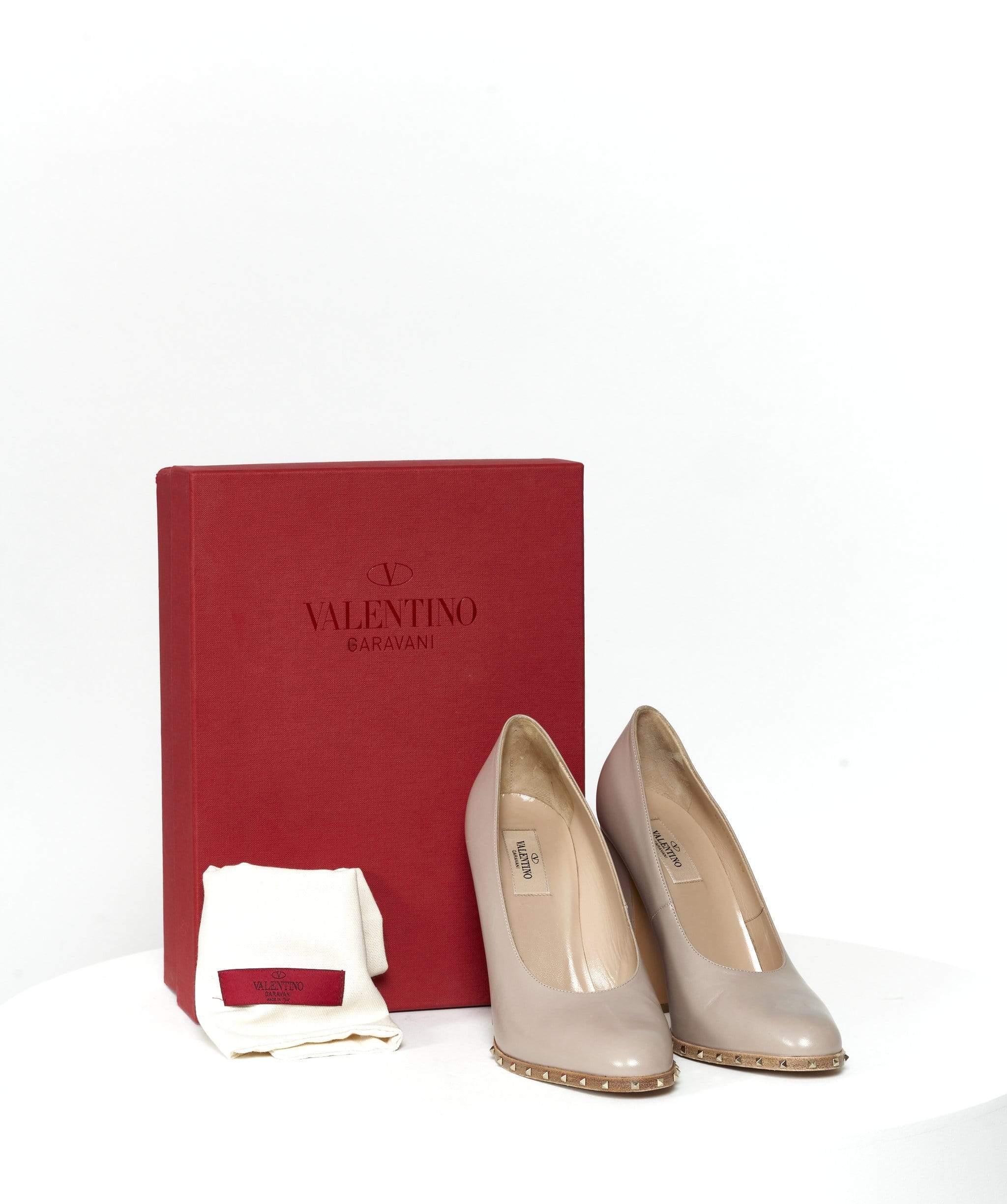 Valentino Valentino Nude Rockstud Pumps Size 39