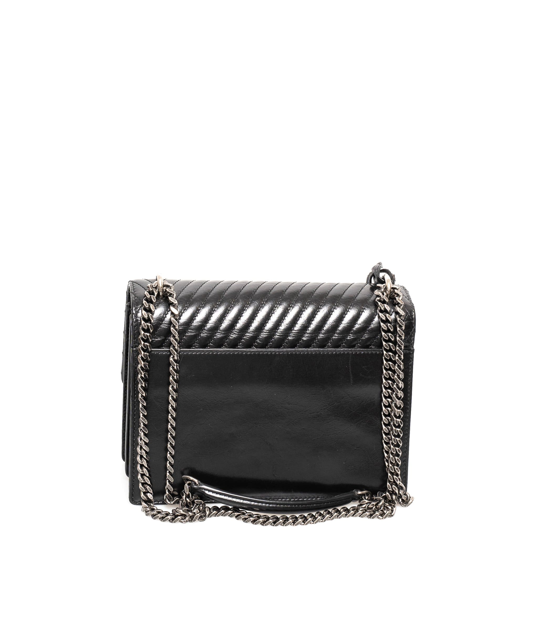 Yves Saint Laurent Yves Saint Laurent Black Chevron Leather Crossbody Bag - AGL1366